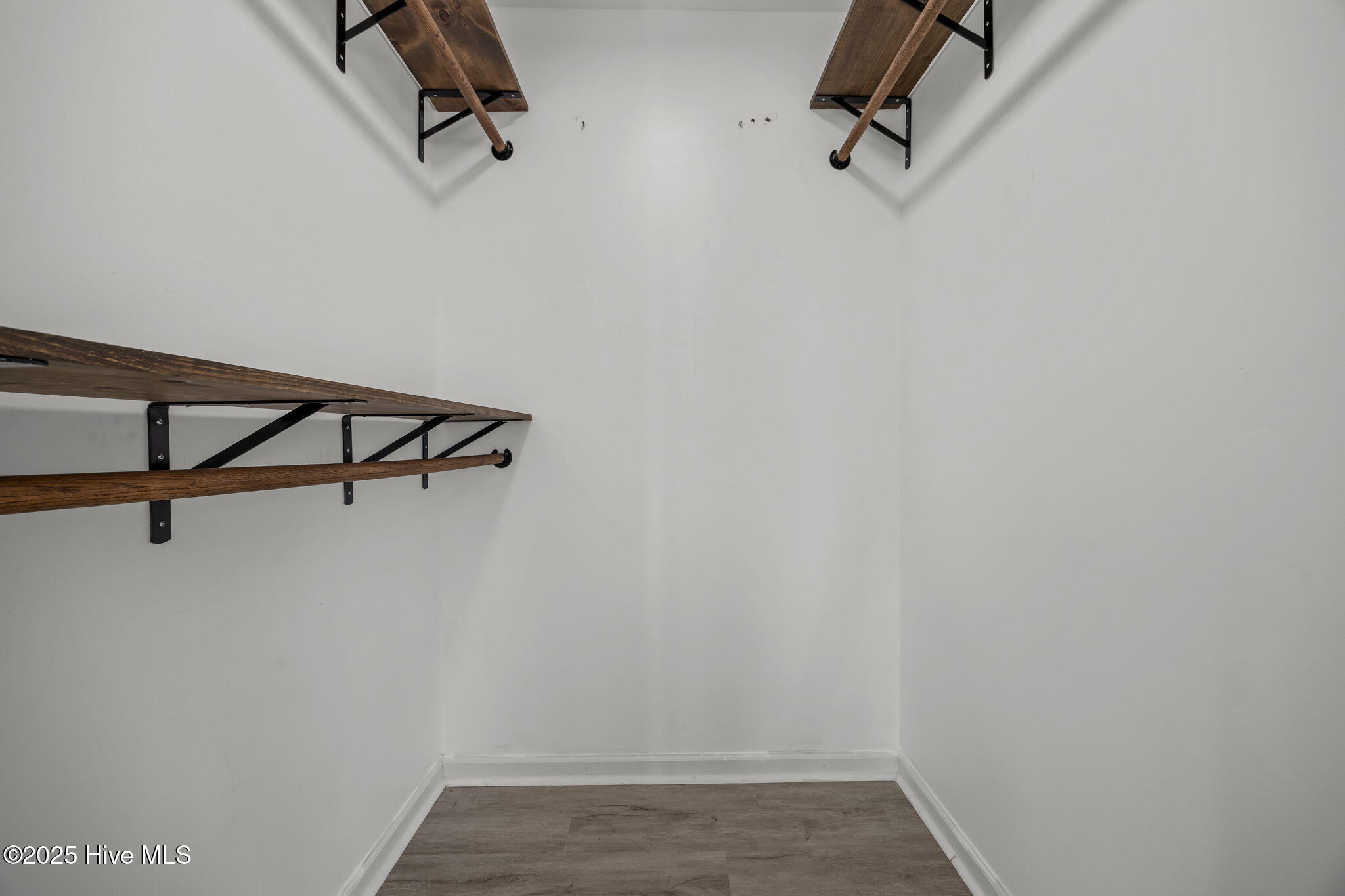 100545906 | Photo 10