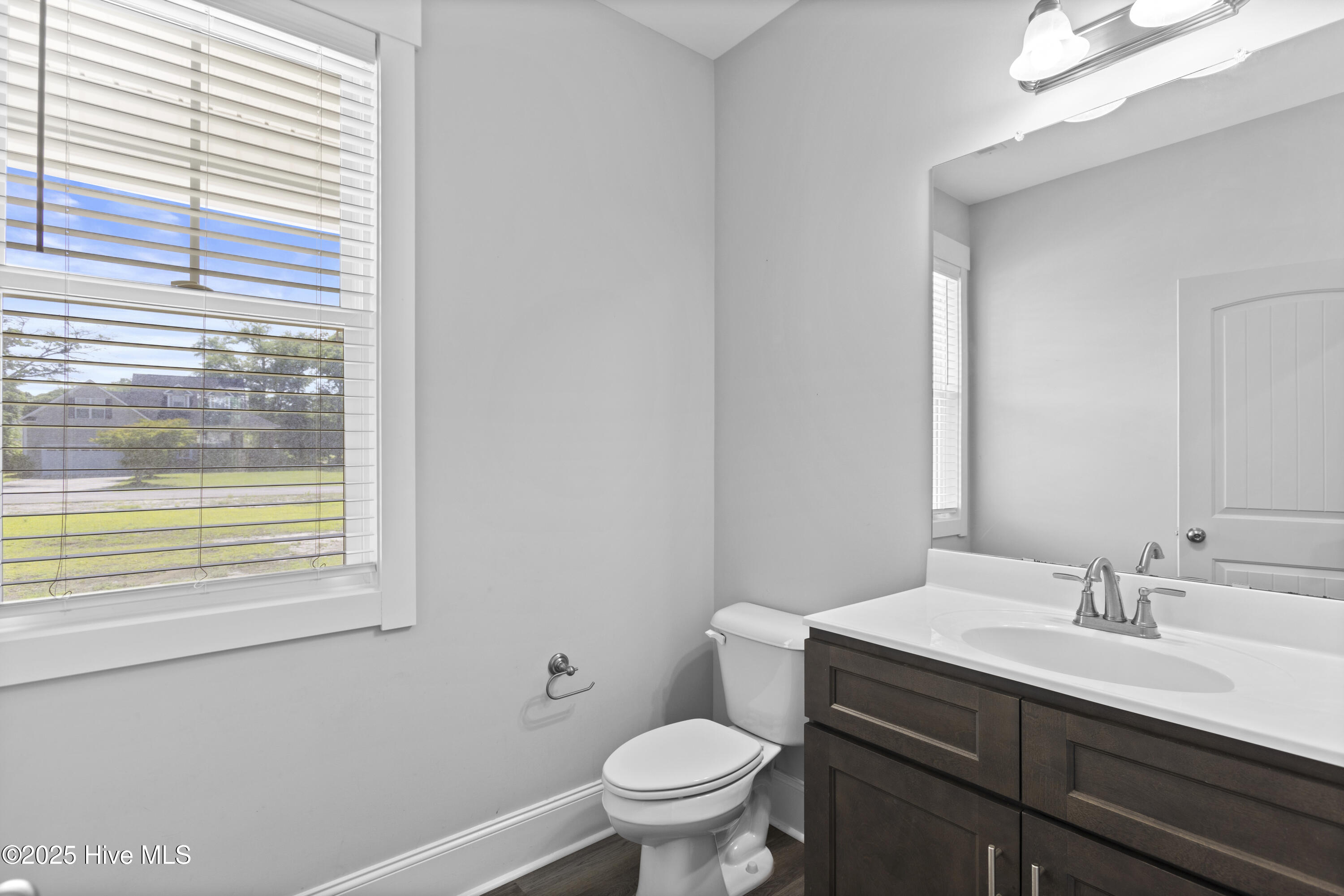 100569524 | Photo 13