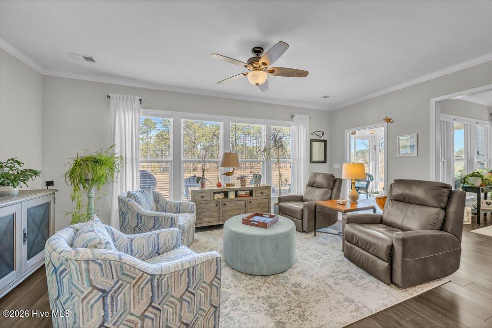 100556390 | Photo 11