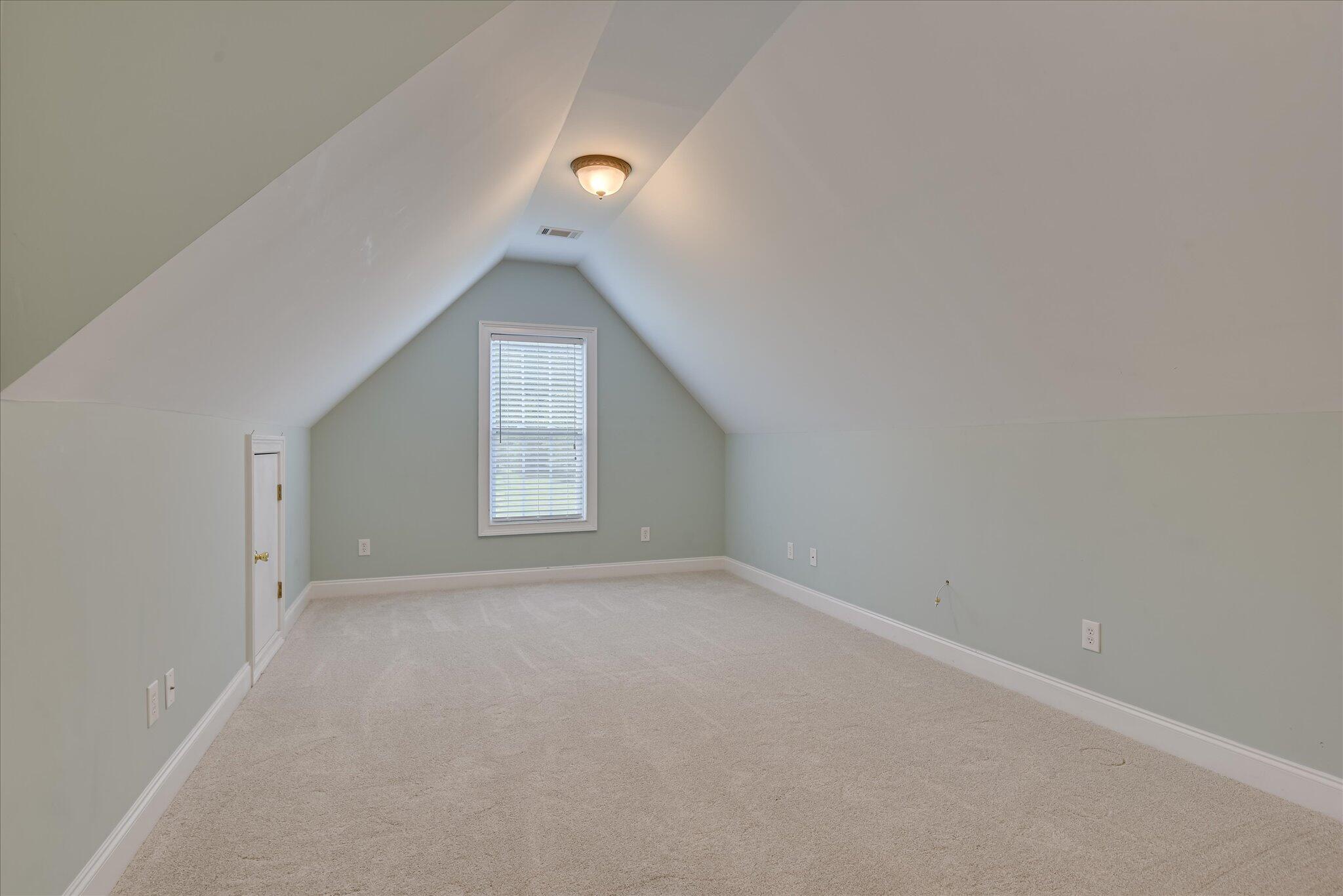 Large Bonus Room