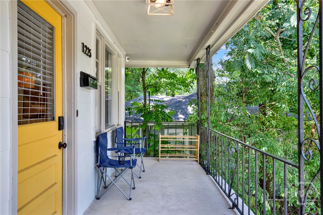 Unit 1225 Upstairs