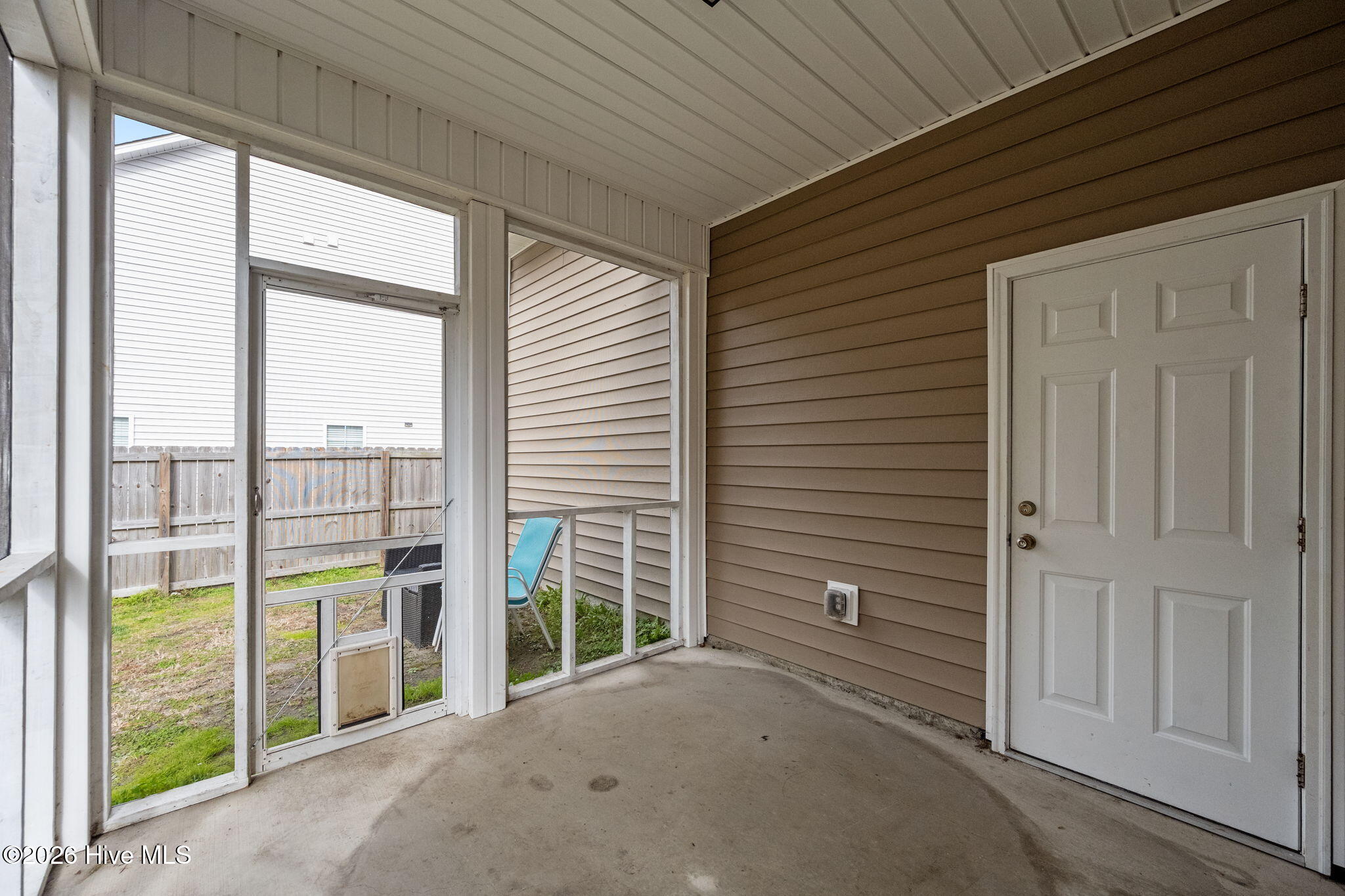 100549610 | Photo 37