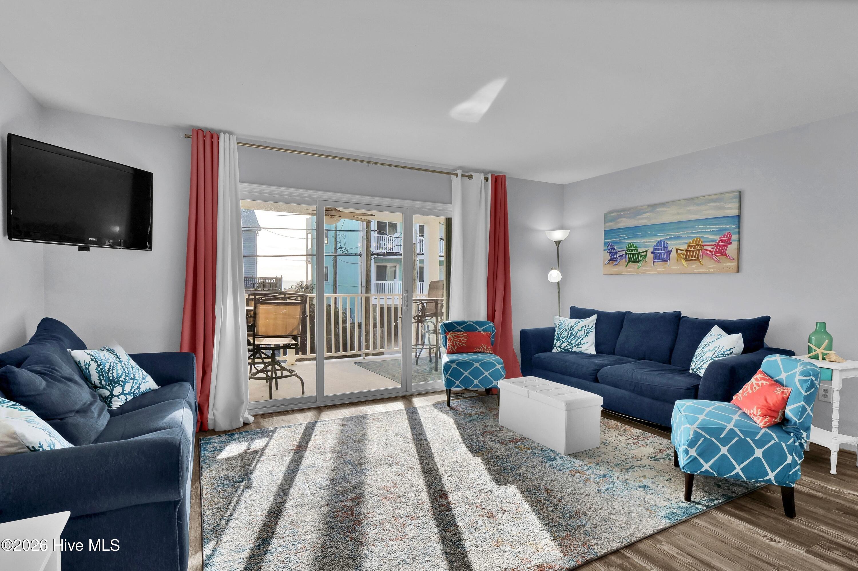 100549670 | Photo 14