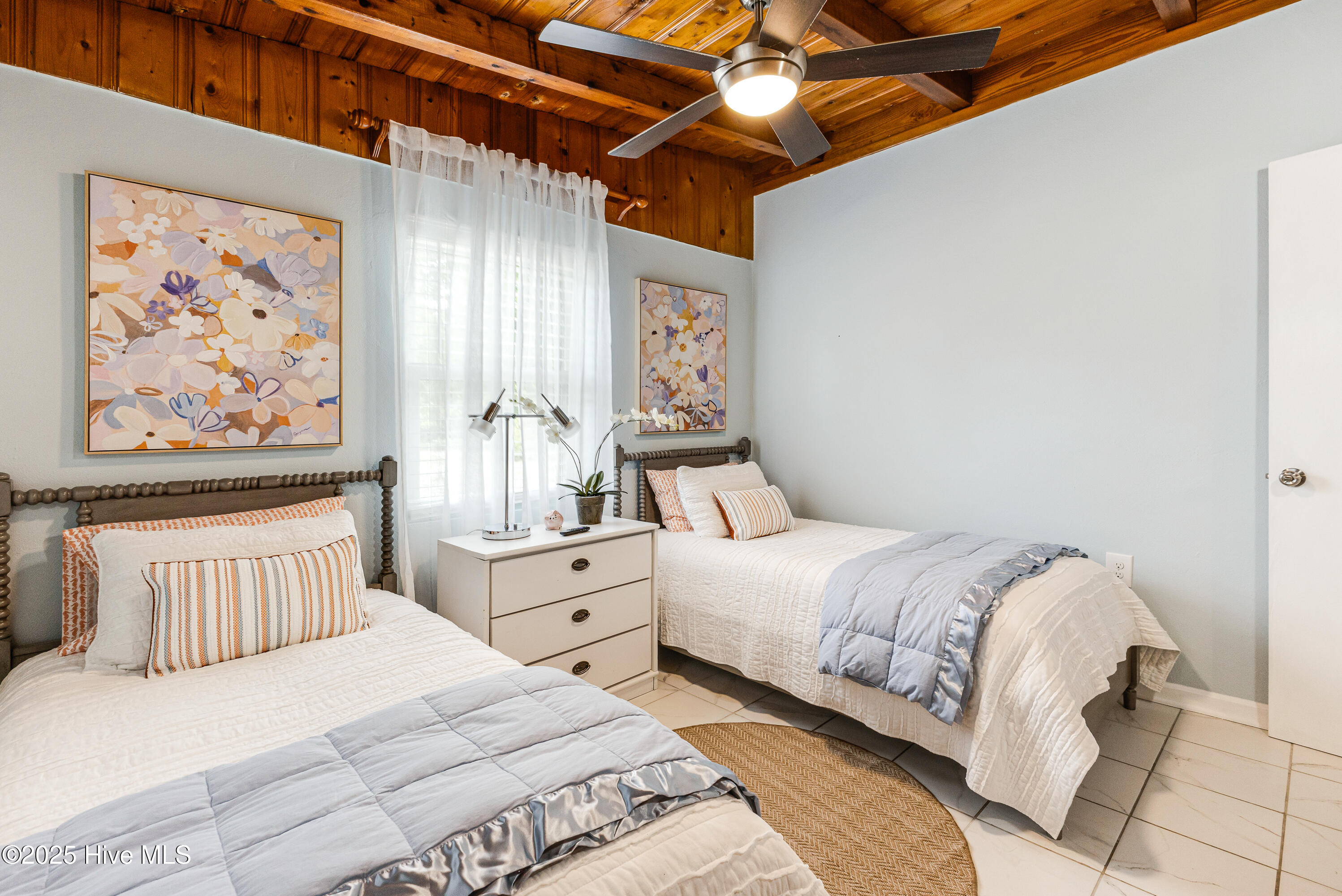 100531813 | Photo 21