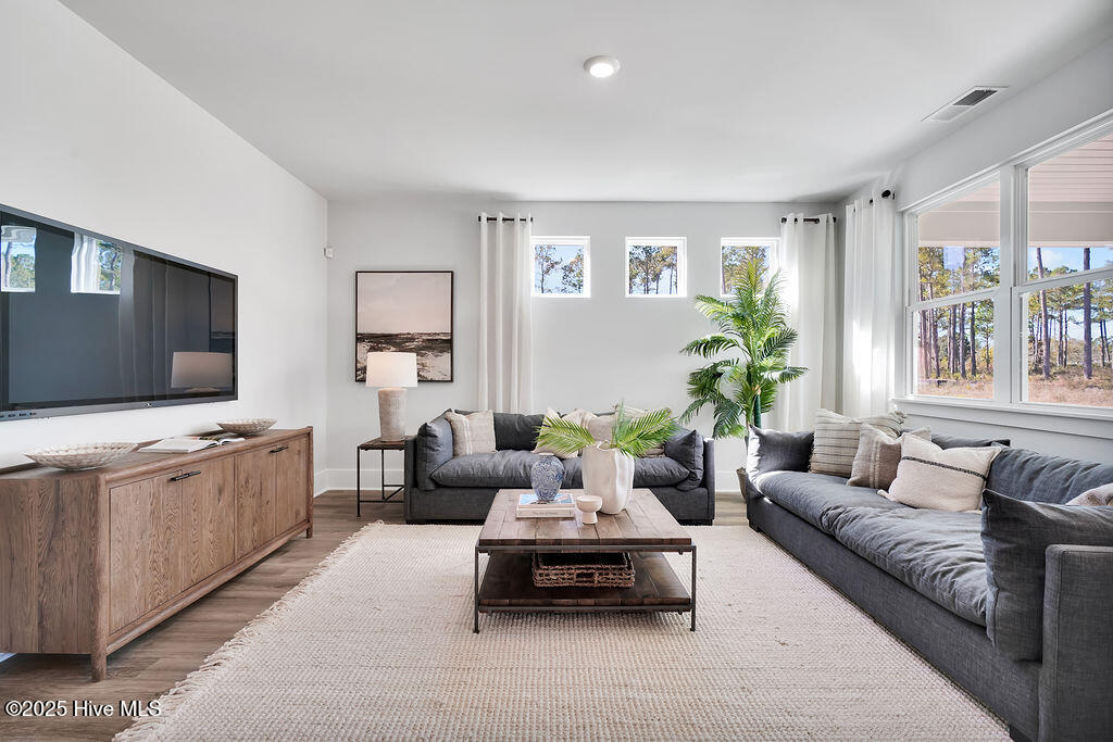 100558015 | Photo 12