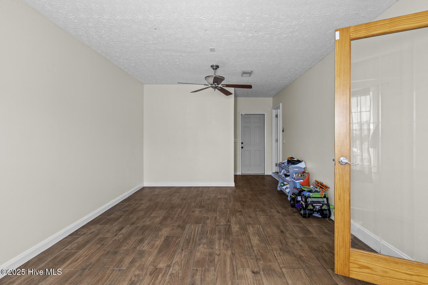 100534635 | Photo 13