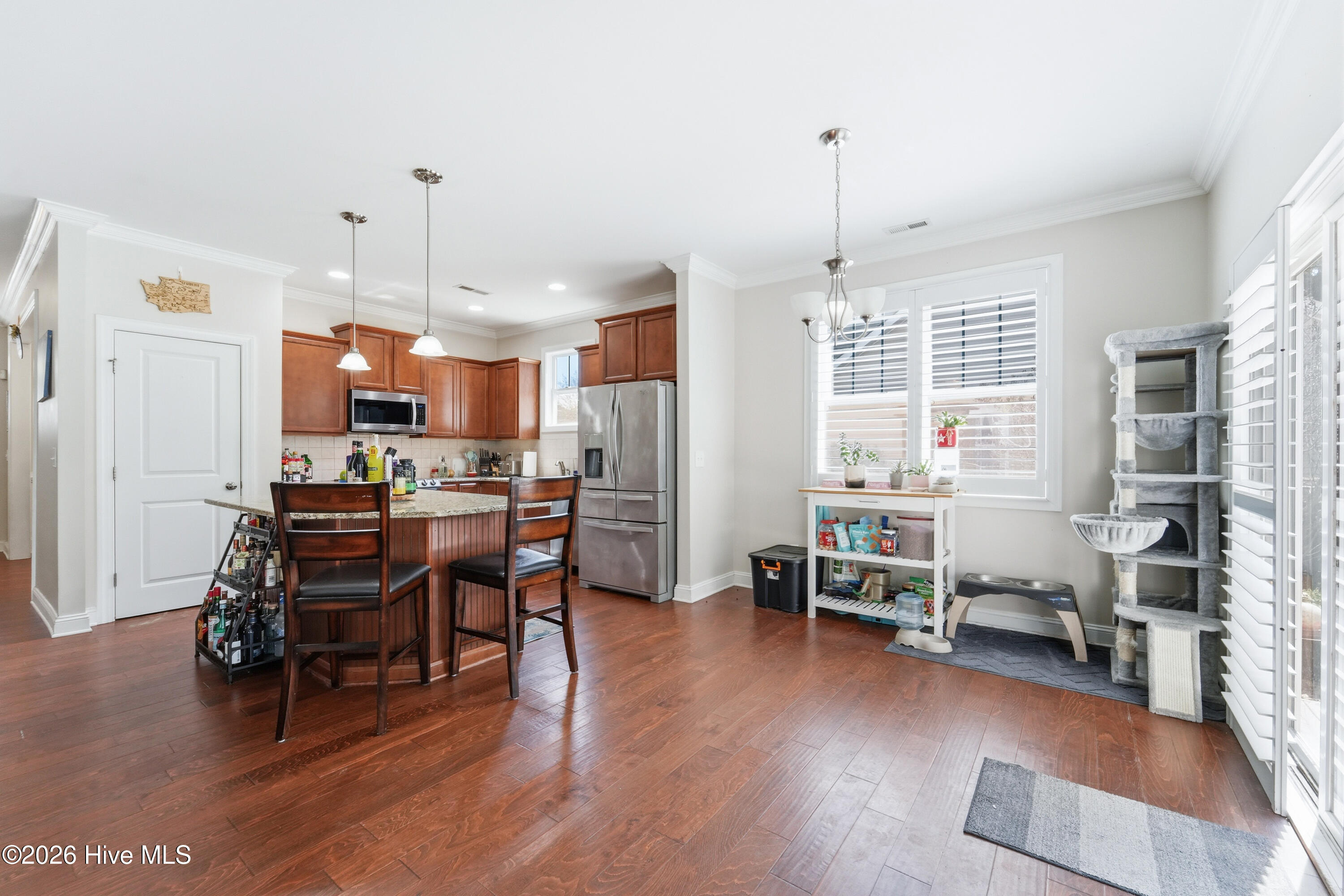 100562965 | Photo 25