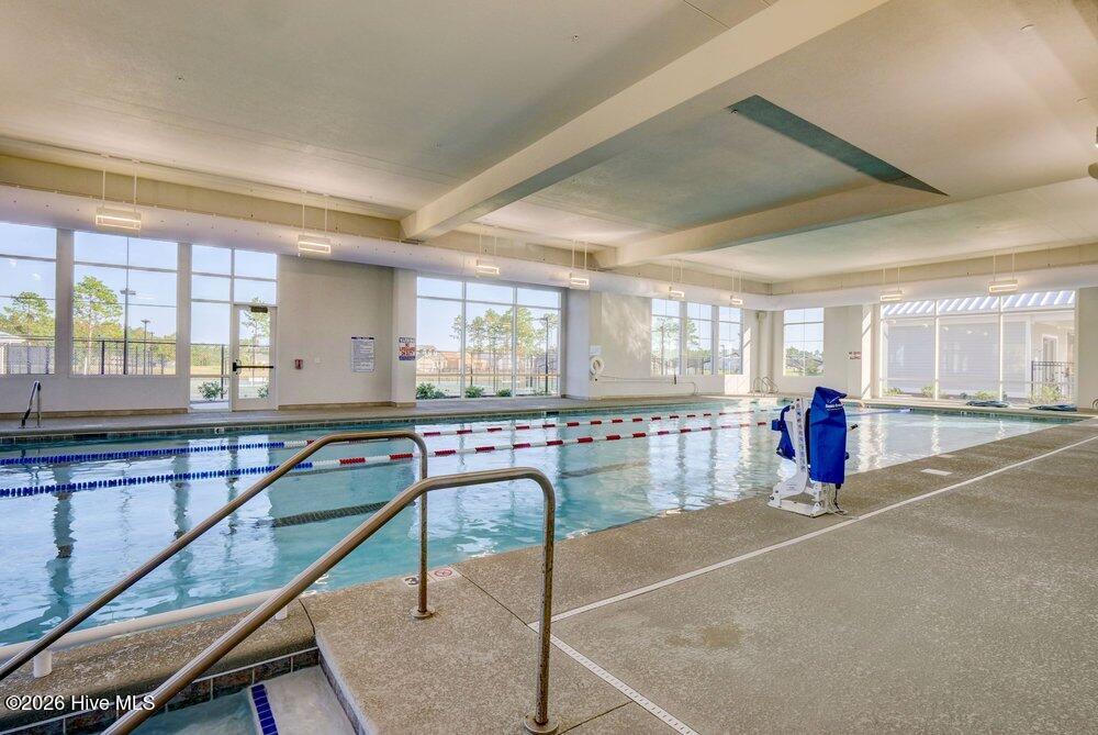 100557915 | Photo 34