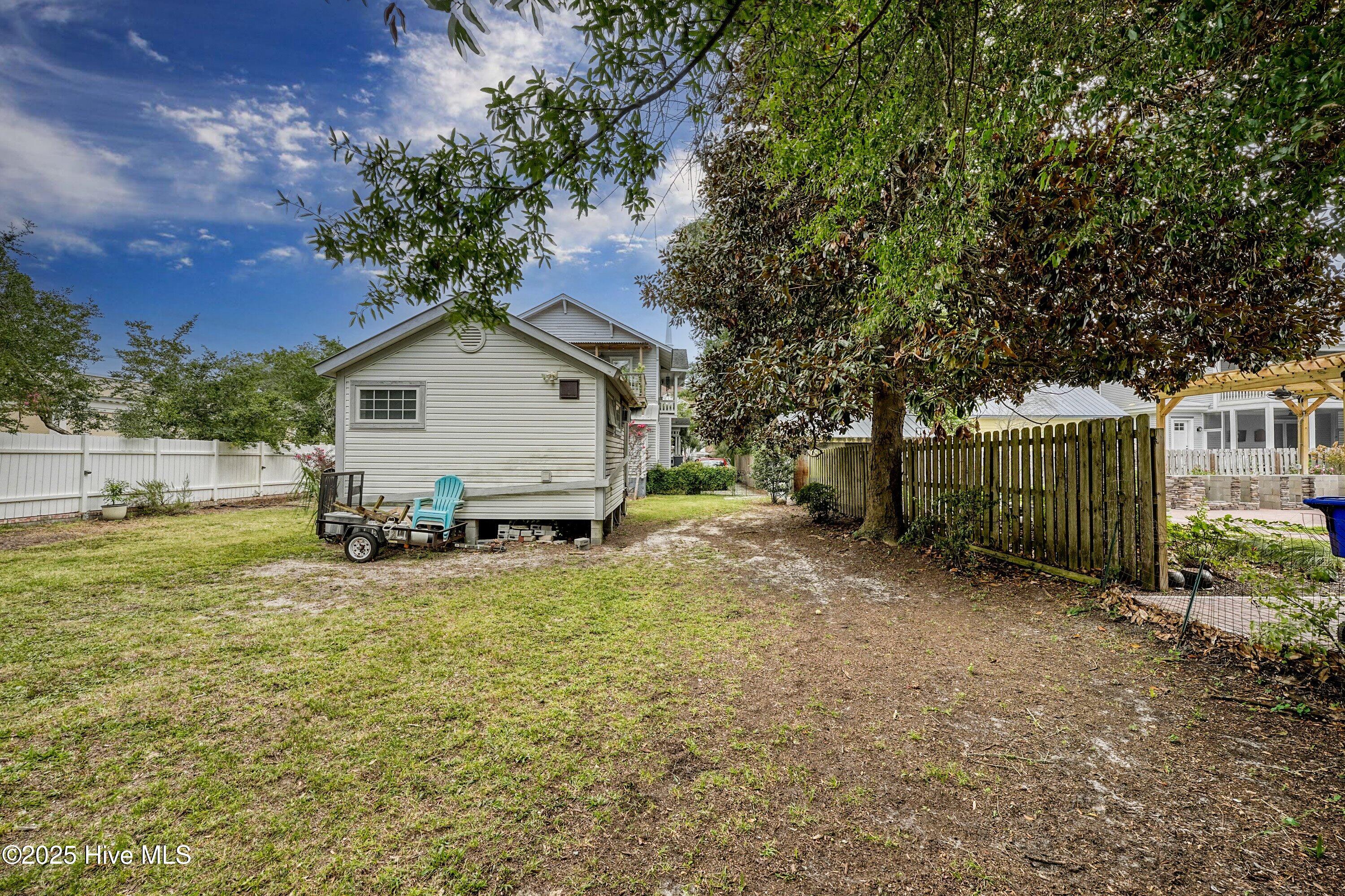 100530125 | Photo 43