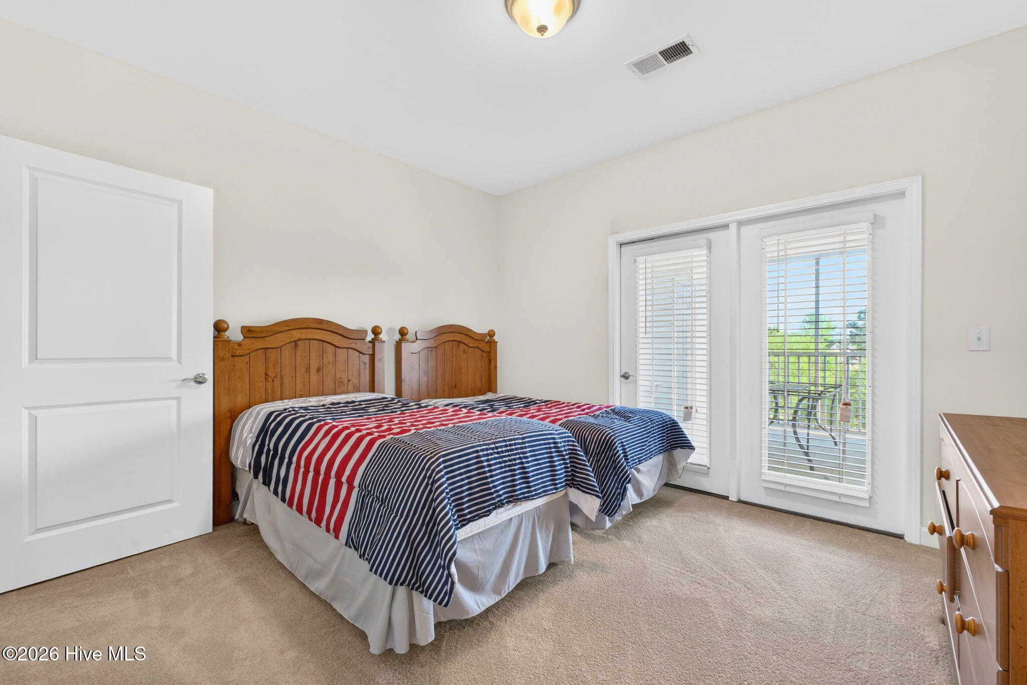 100568431 | Photo 21