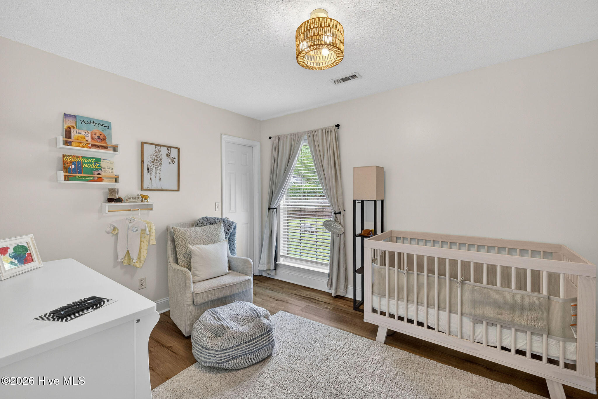 100565876 | Photo 19