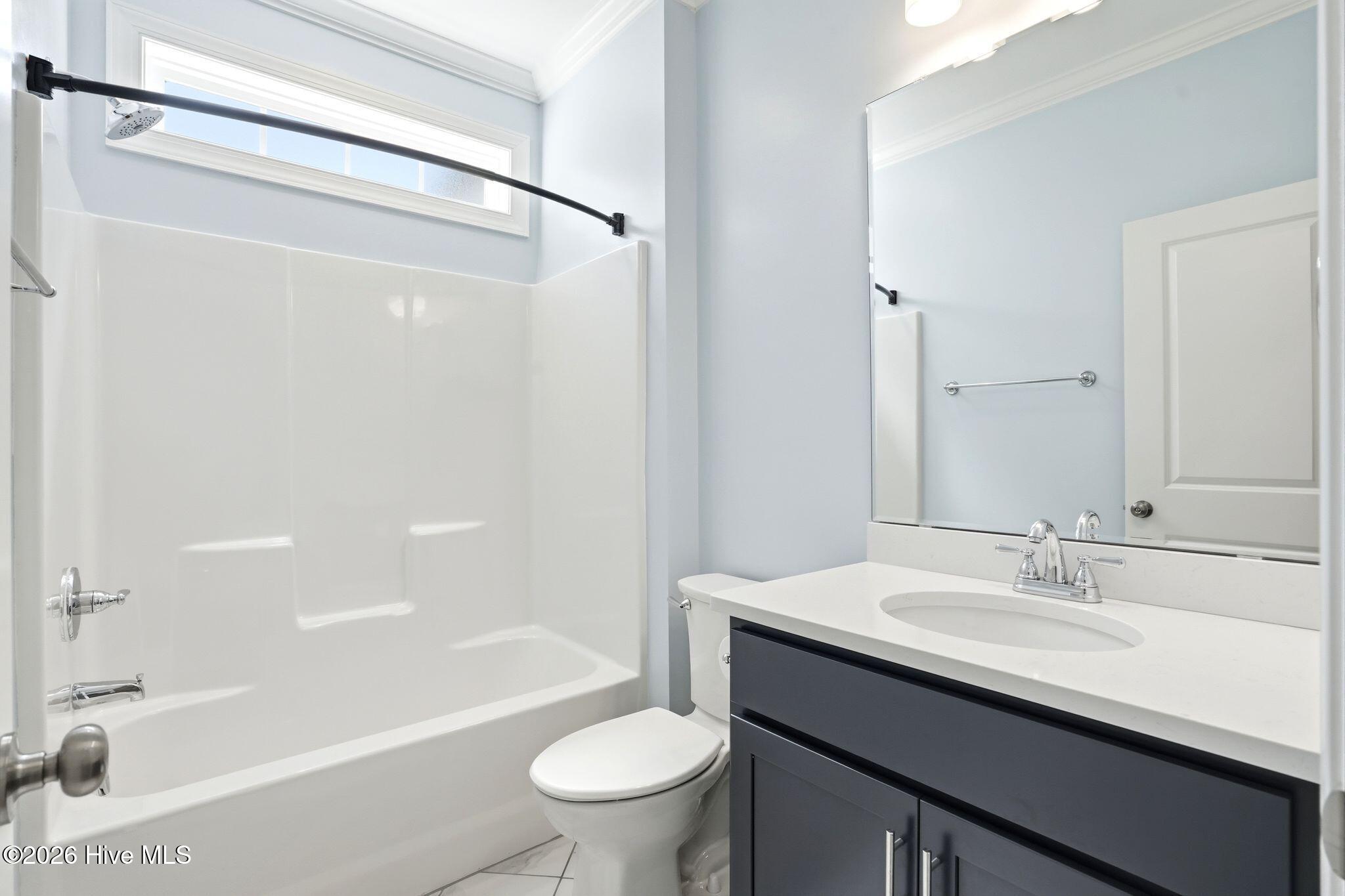 100562109 | Photo 36