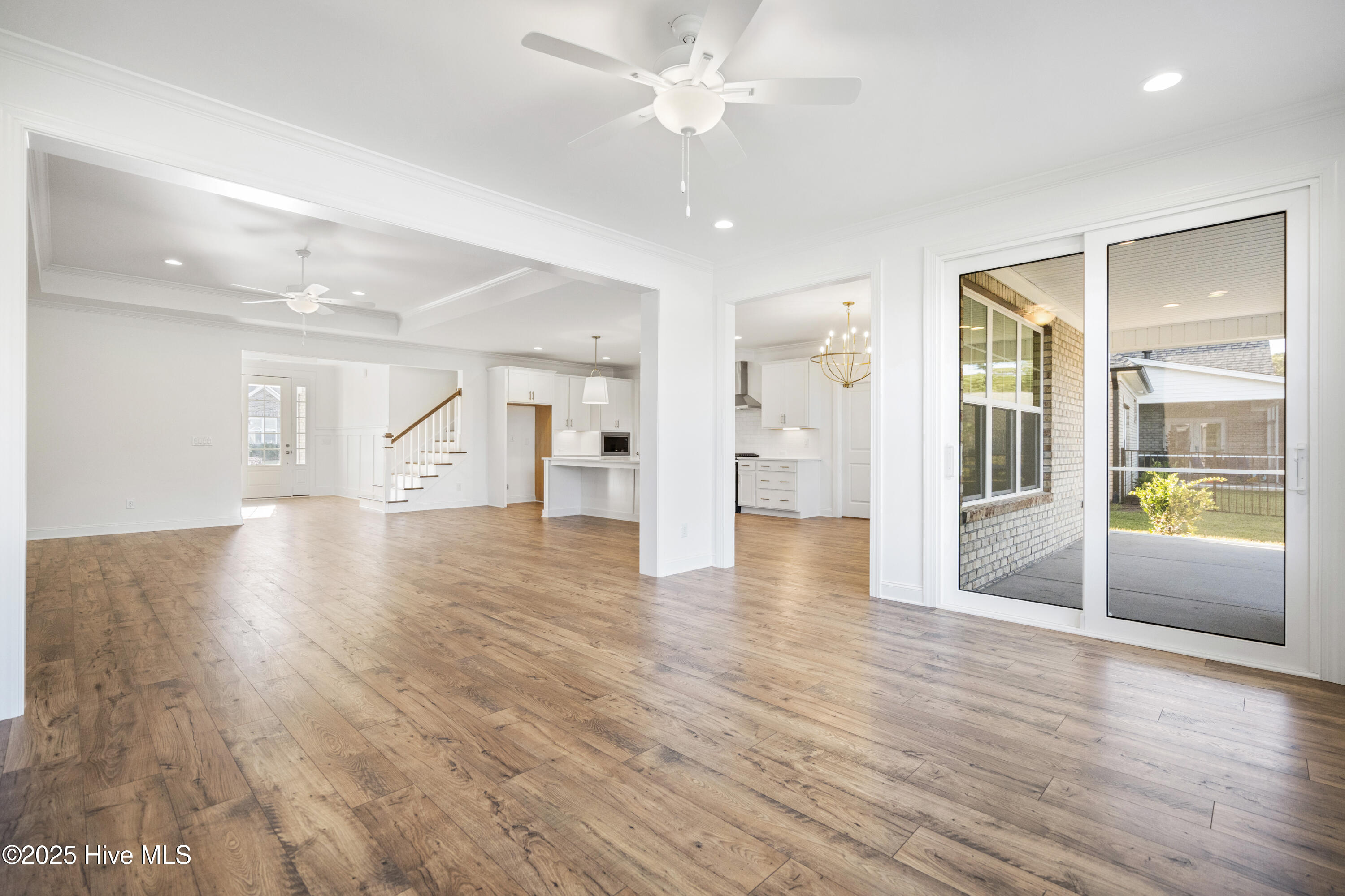 100493135 | Photo 10