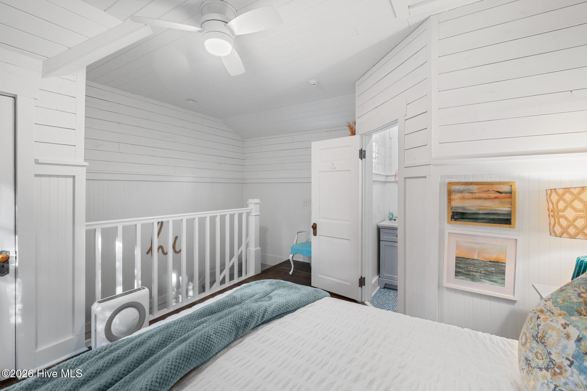 100560267 | Photo 45