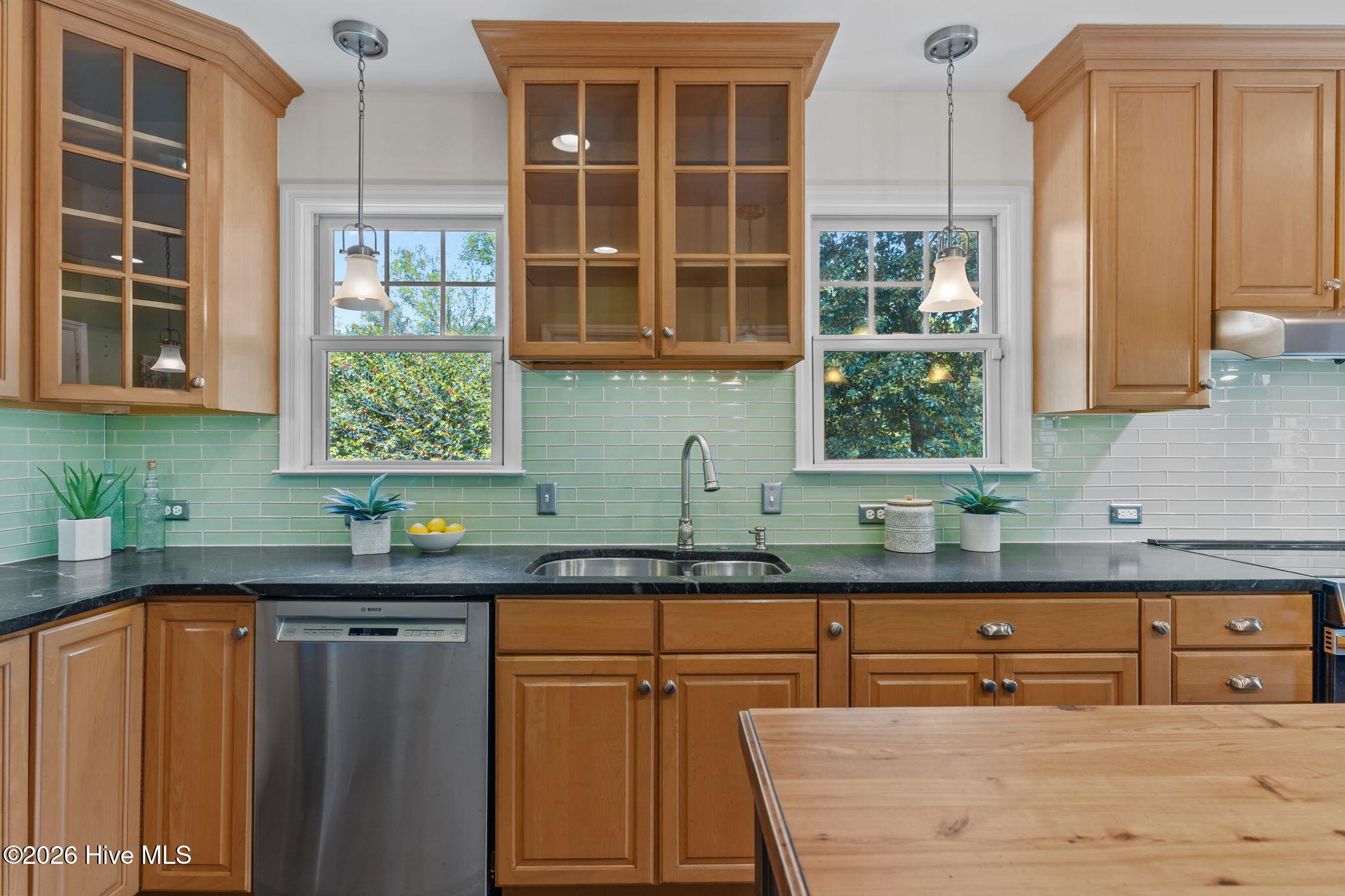 100565544 | Photo 10