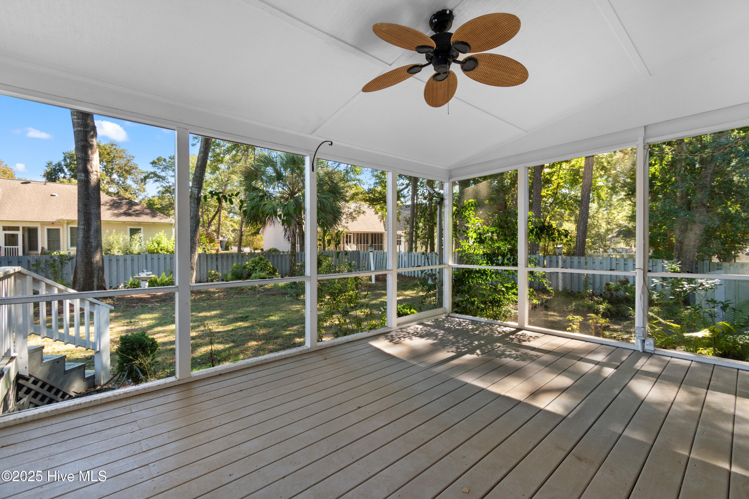 100537451 | Photo 17