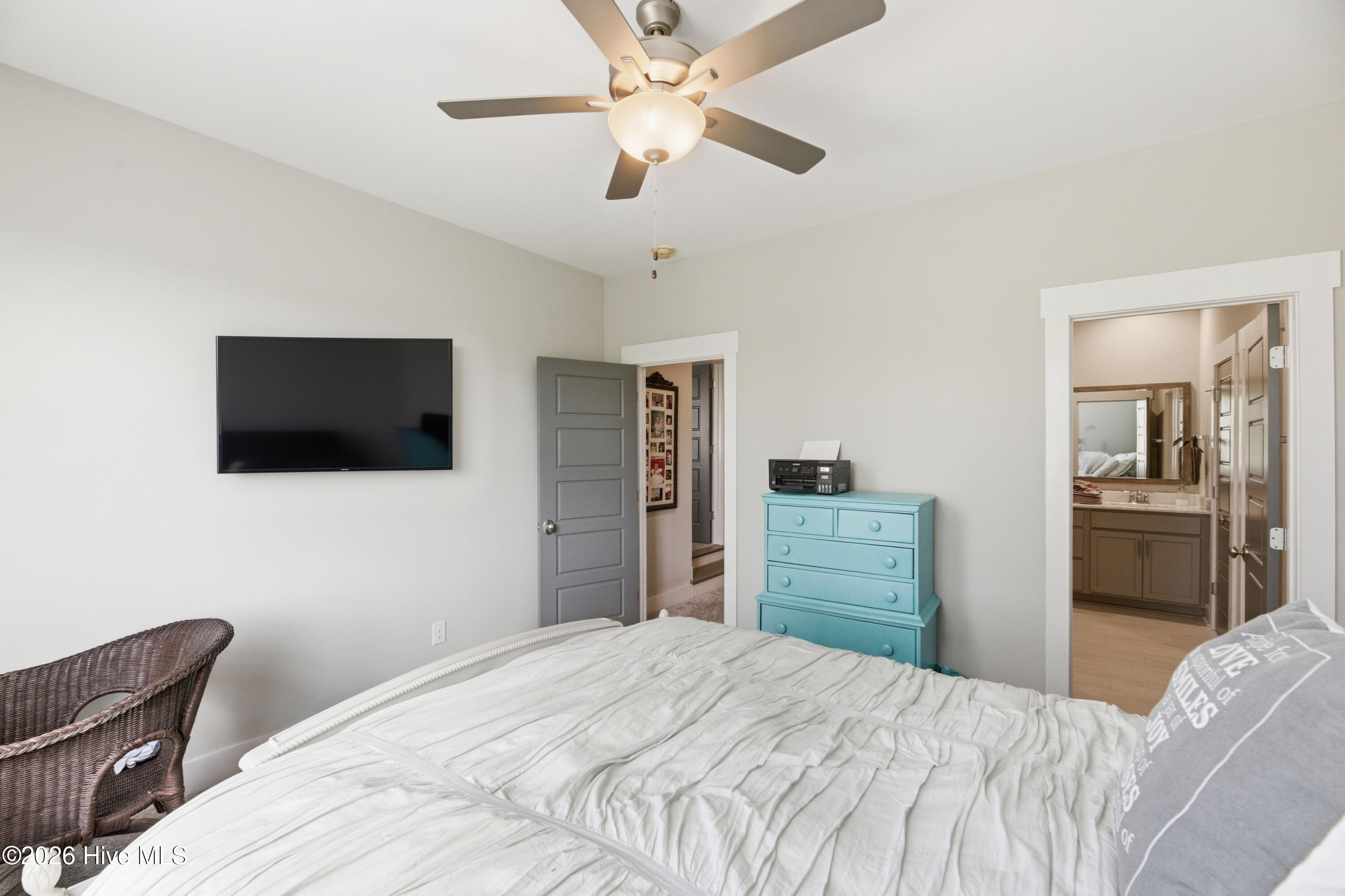 100564448 | Photo 45