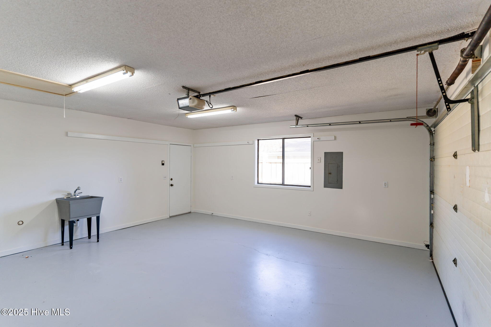 100537867 | Photo 28