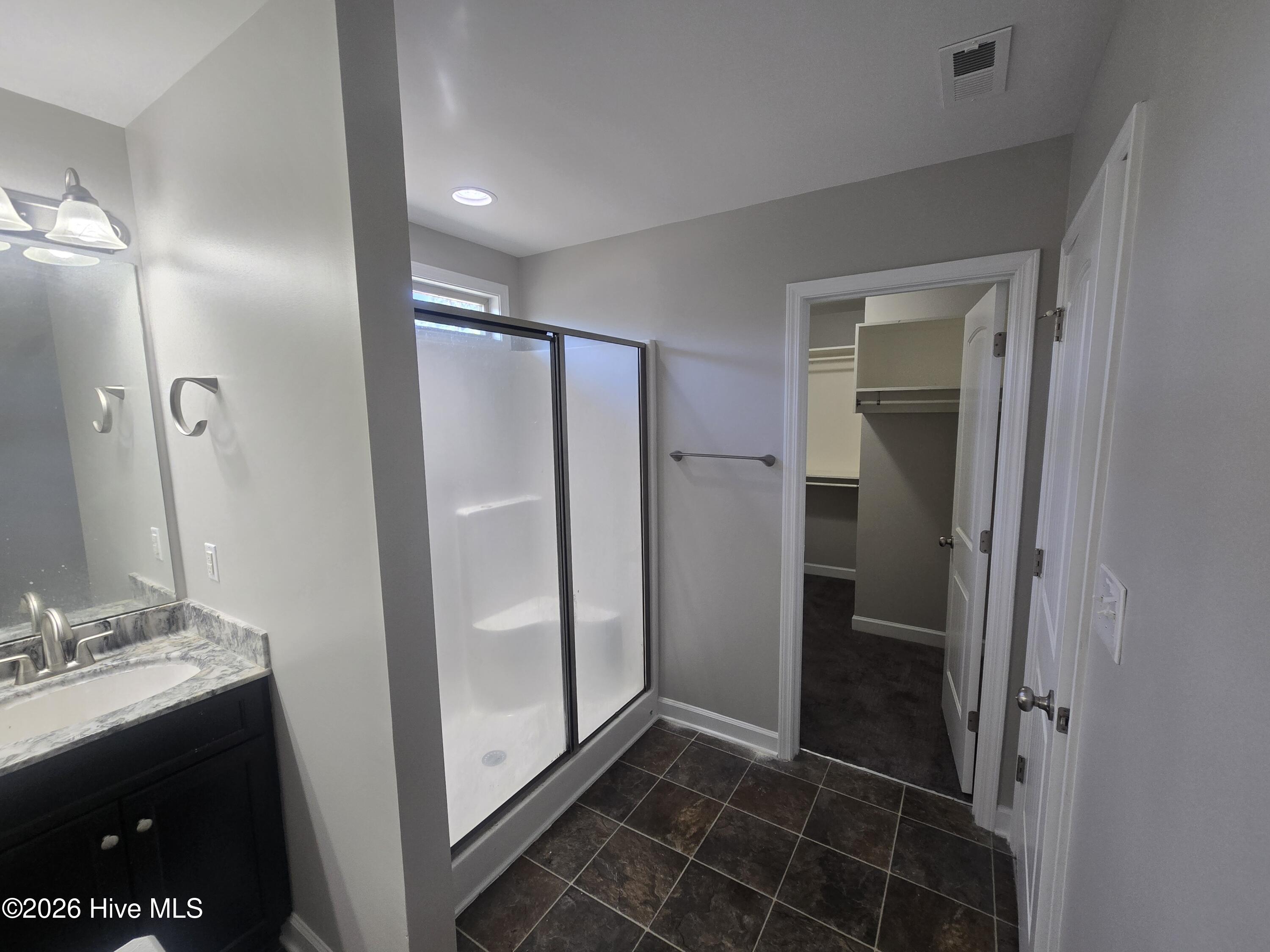 100562974 | Photo 11