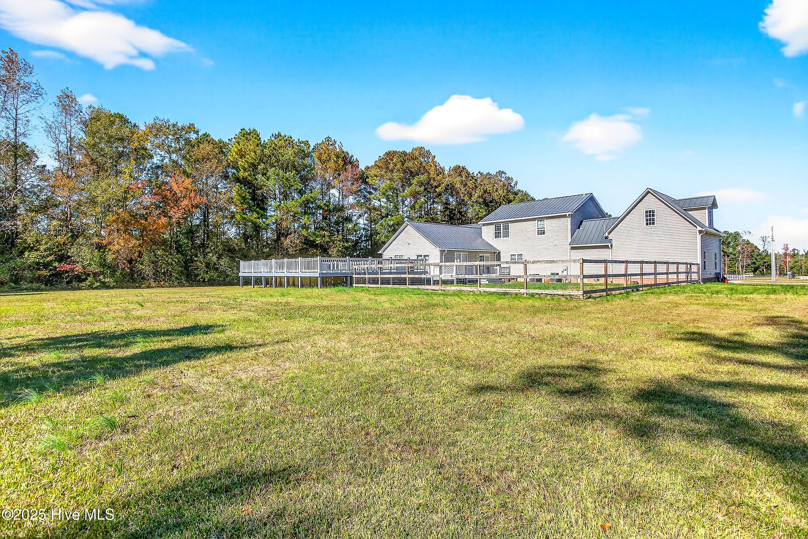 100540143 | Photo 39