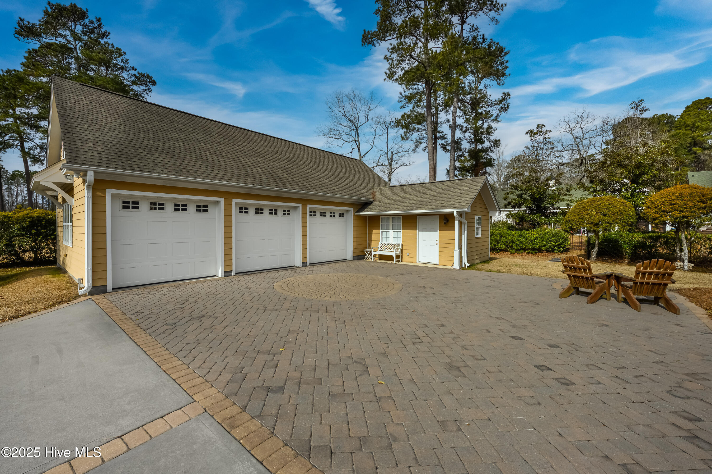 100485107 | Photo 40