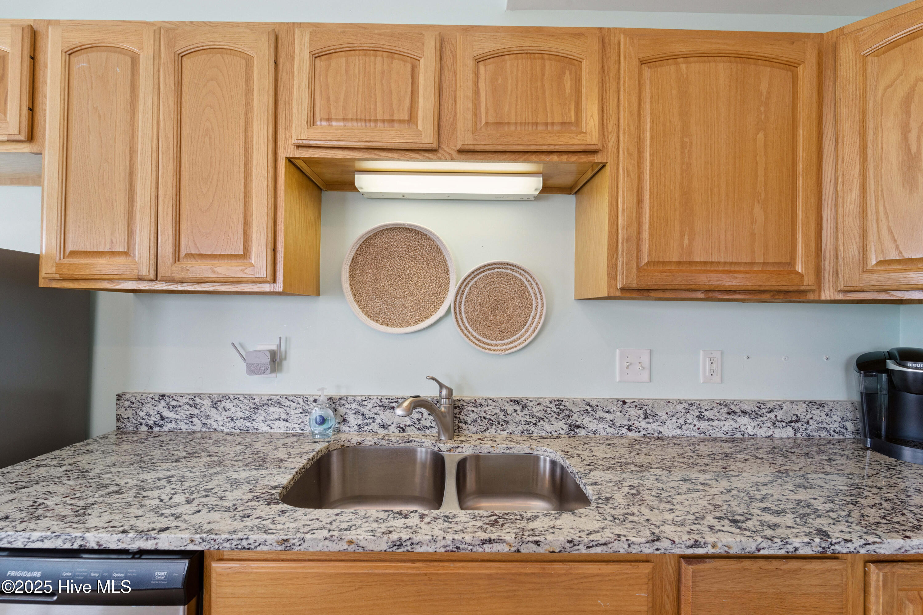 100533814 | Photo 51