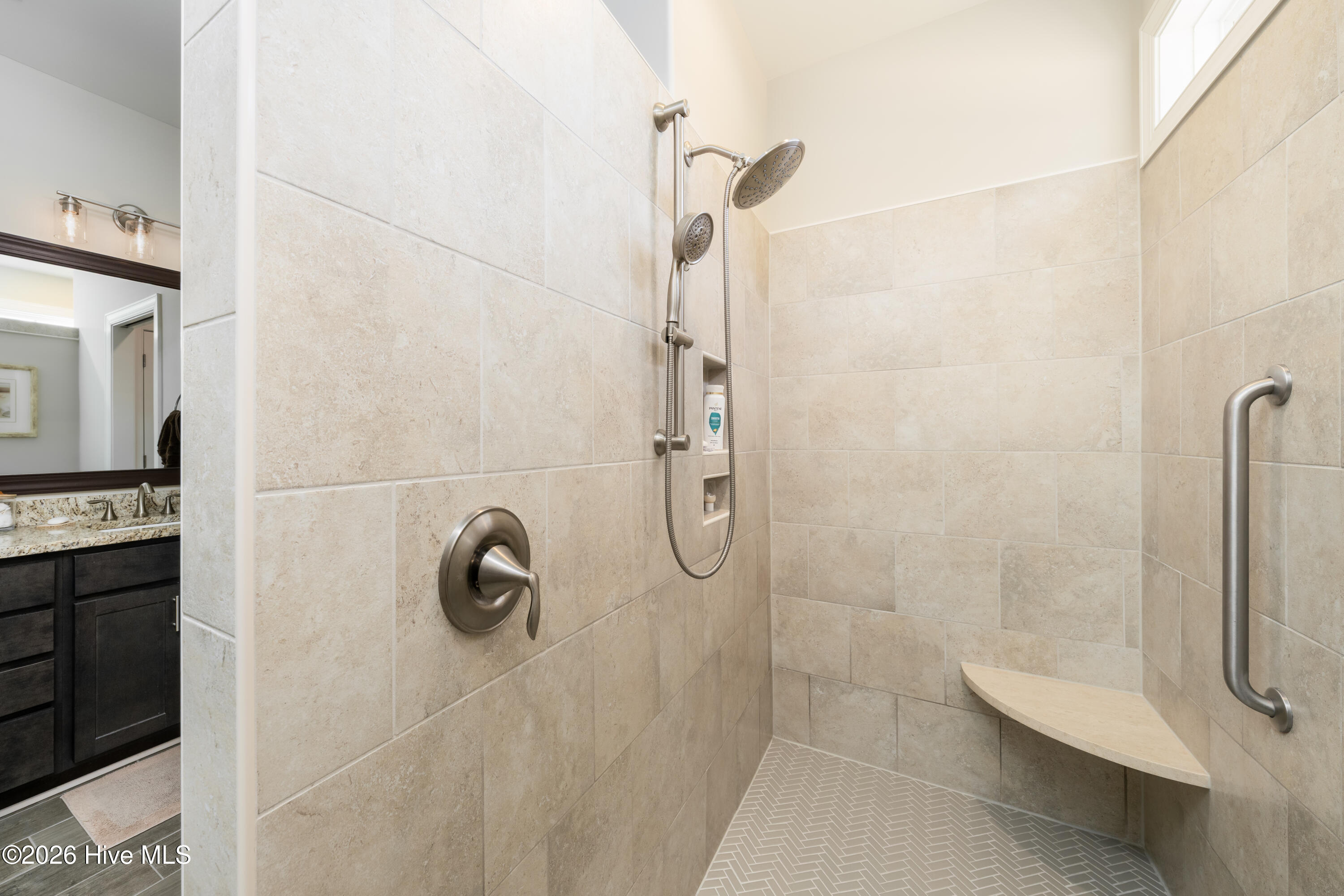 100553461 | Photo 31