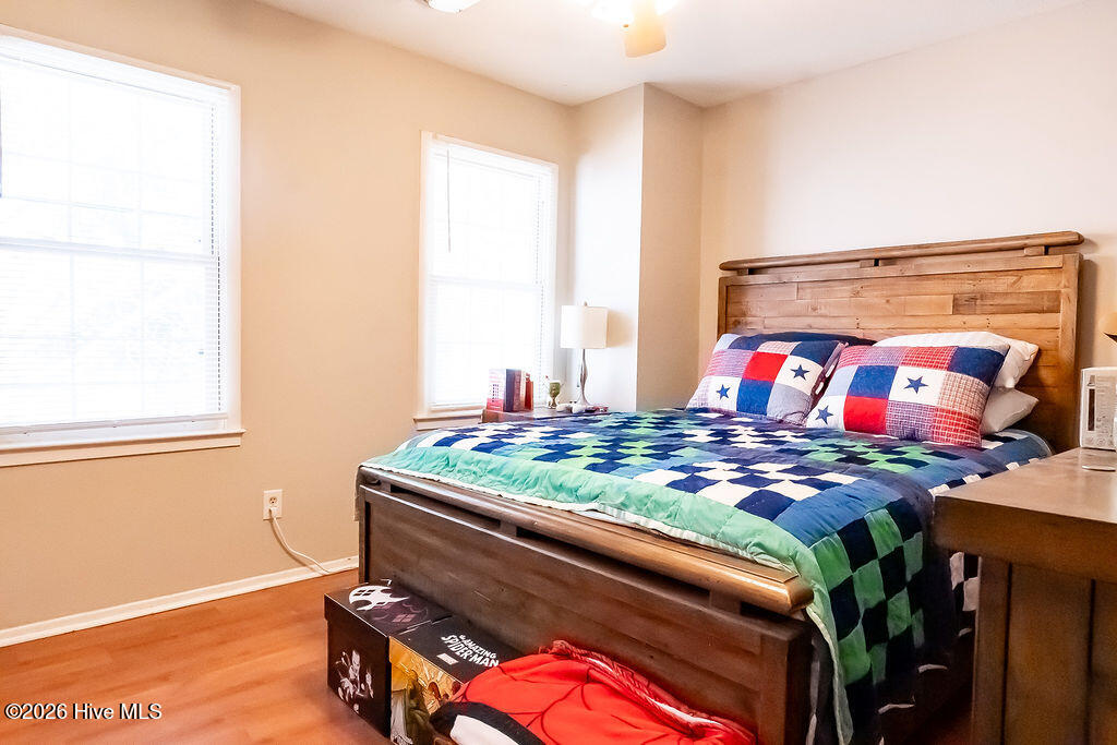 100548598 | Photo 11