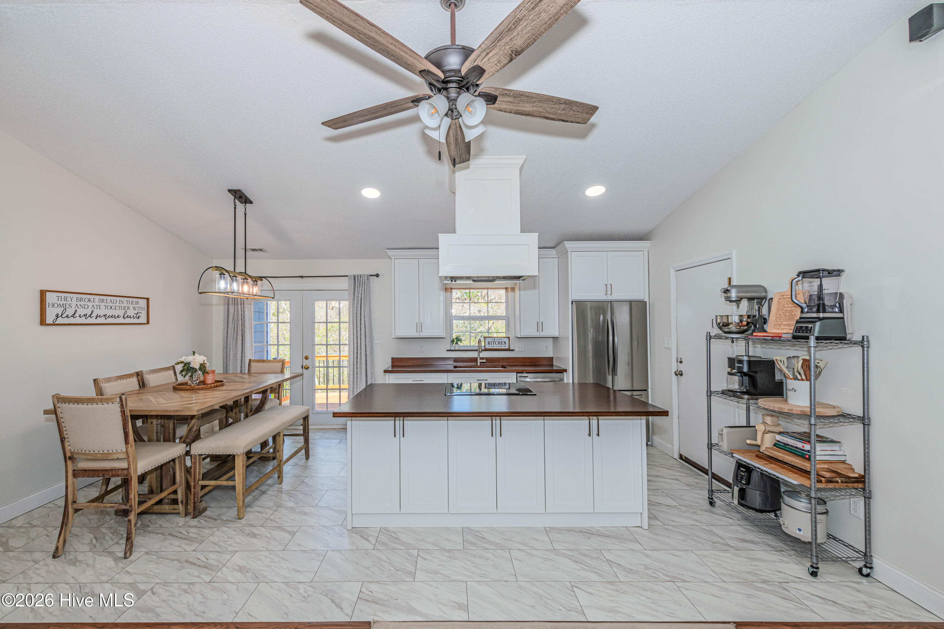 100564633 | Photo 18