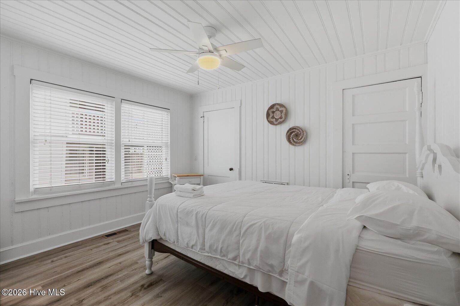 100570528 | Photo 18