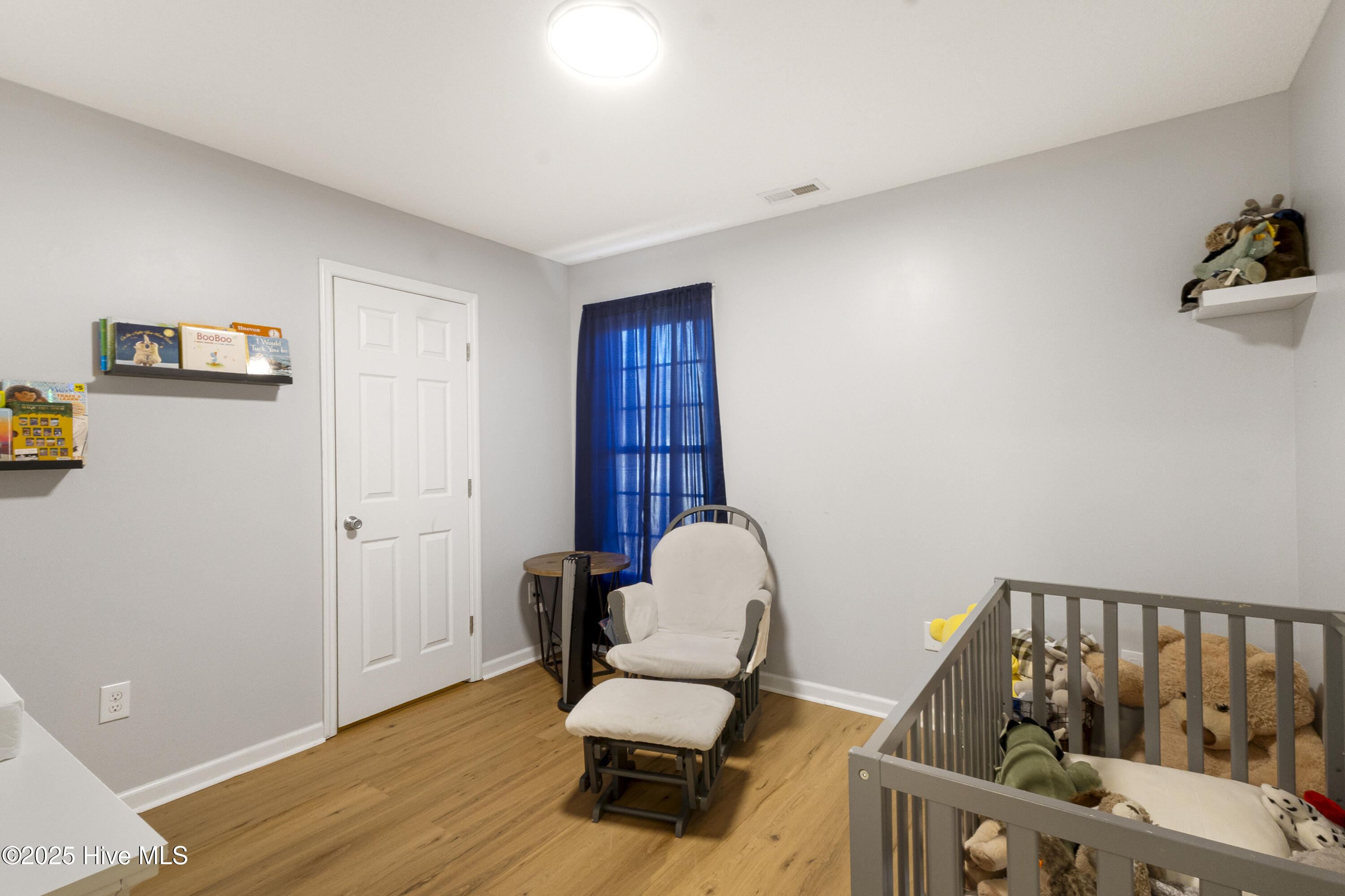 100545933 | Photo 26