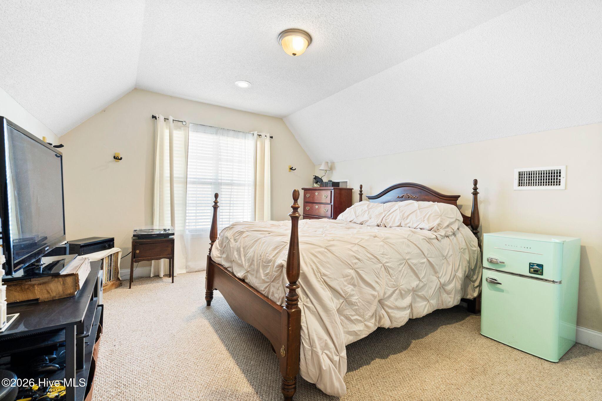 100554747 | Photo 28