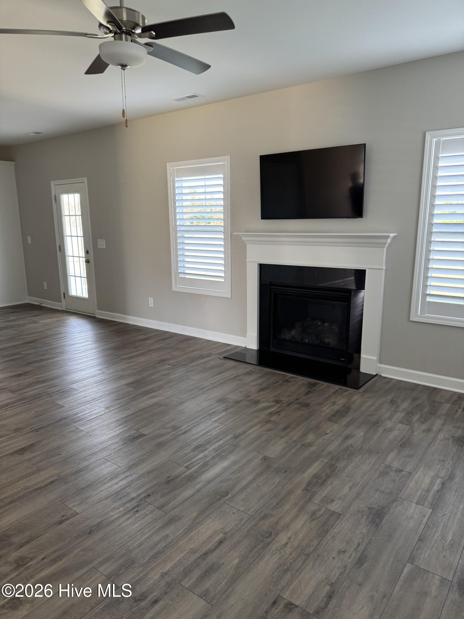 100561884 | Photo 19