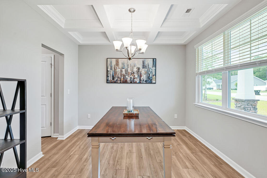 100563599 | Photo 57