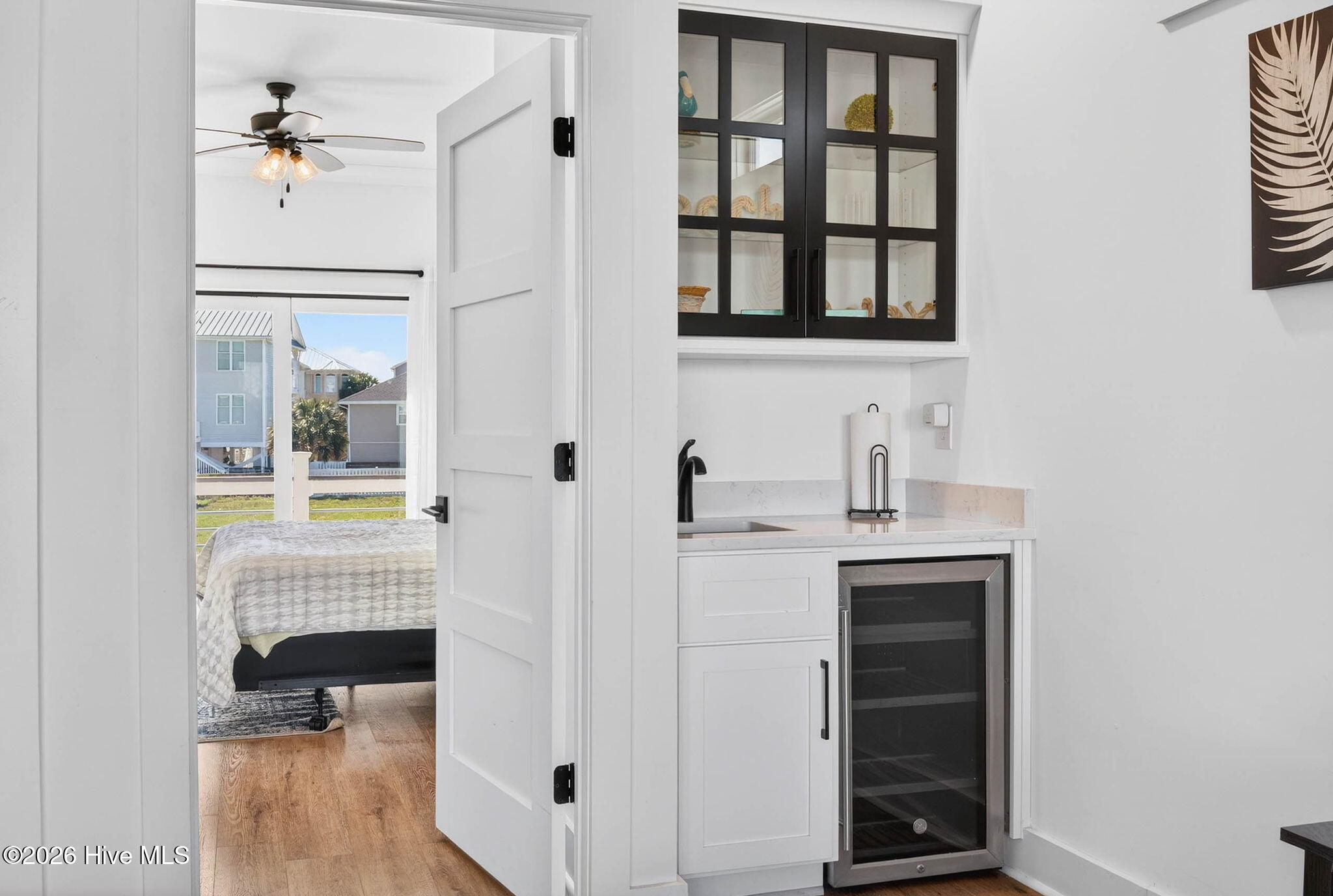 100561676 | Photo 26