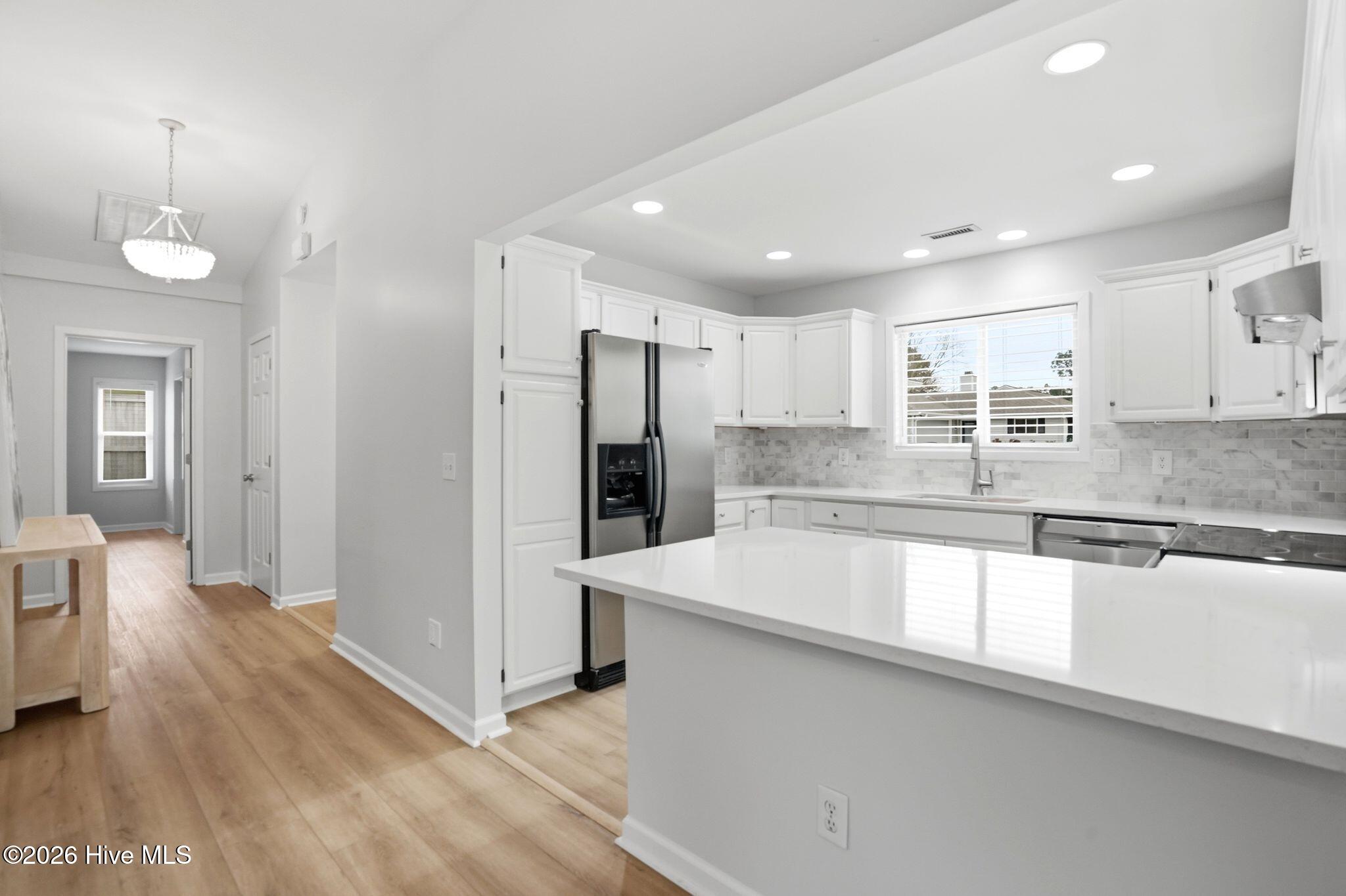 100555820 | Photo 14