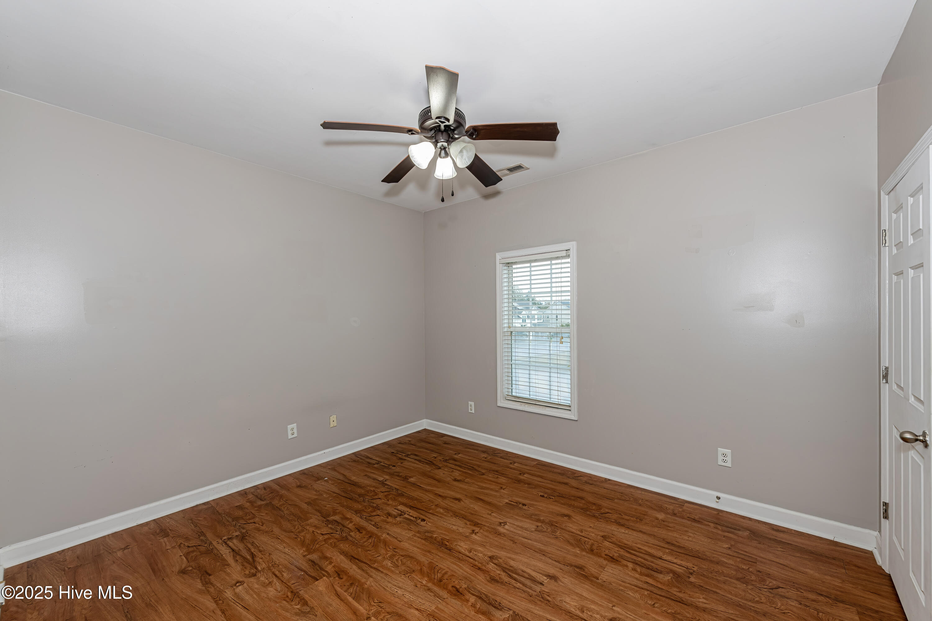 100539008 | Photo 32