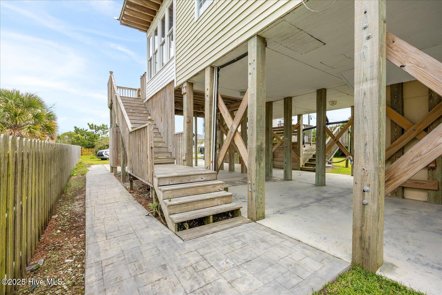 100530582 | Photo 15