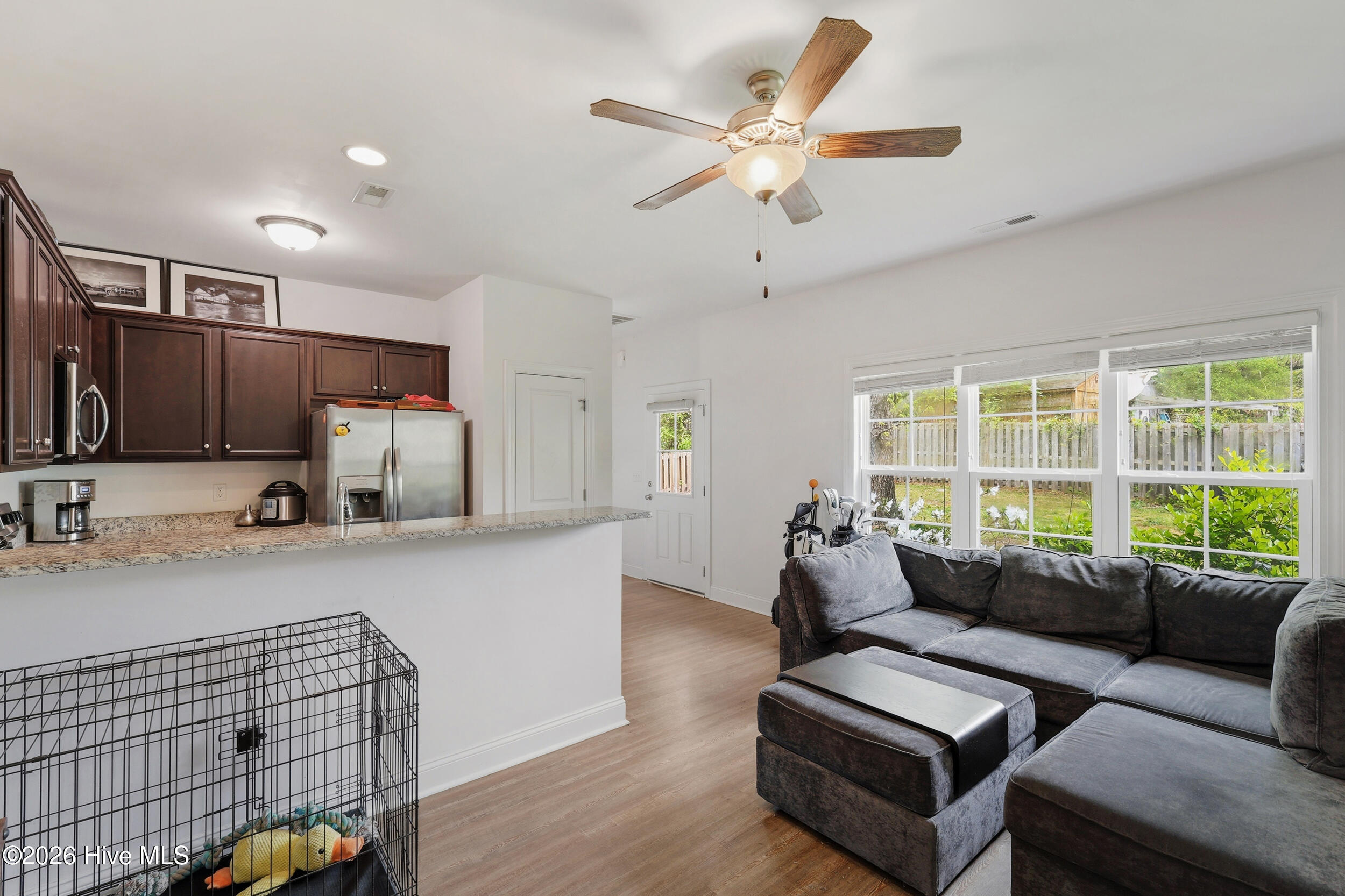 100566904 | Photo 35