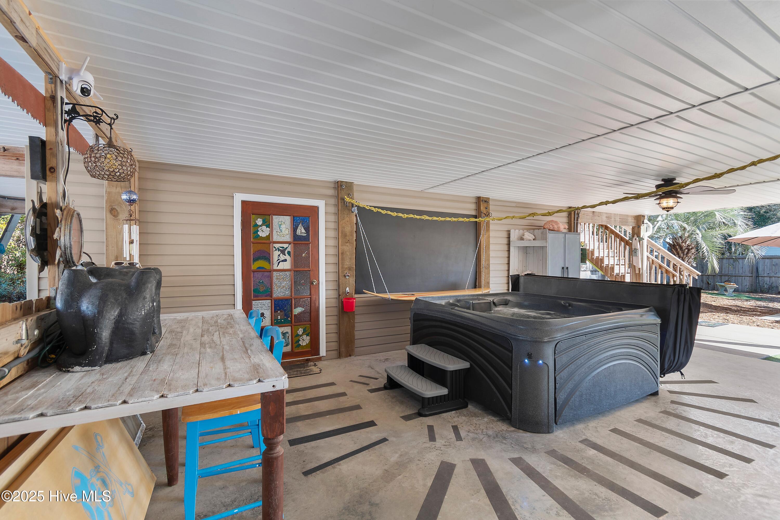 100542990 | Photo 45