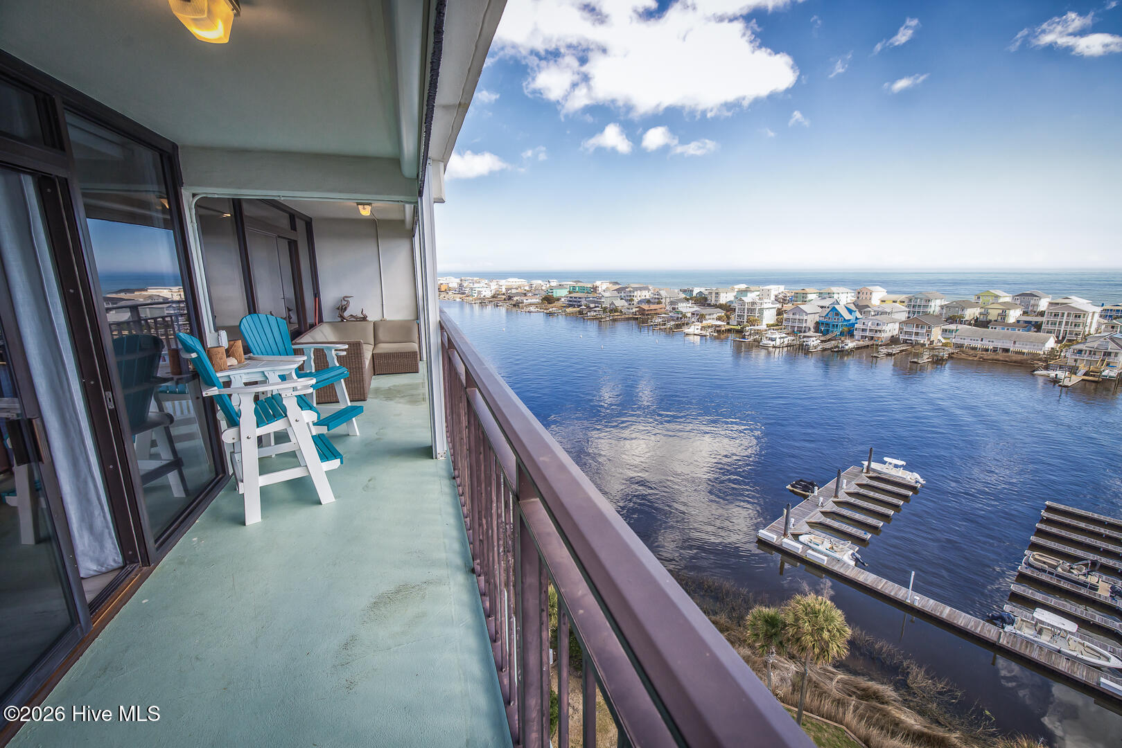 100559278 | Photo 28