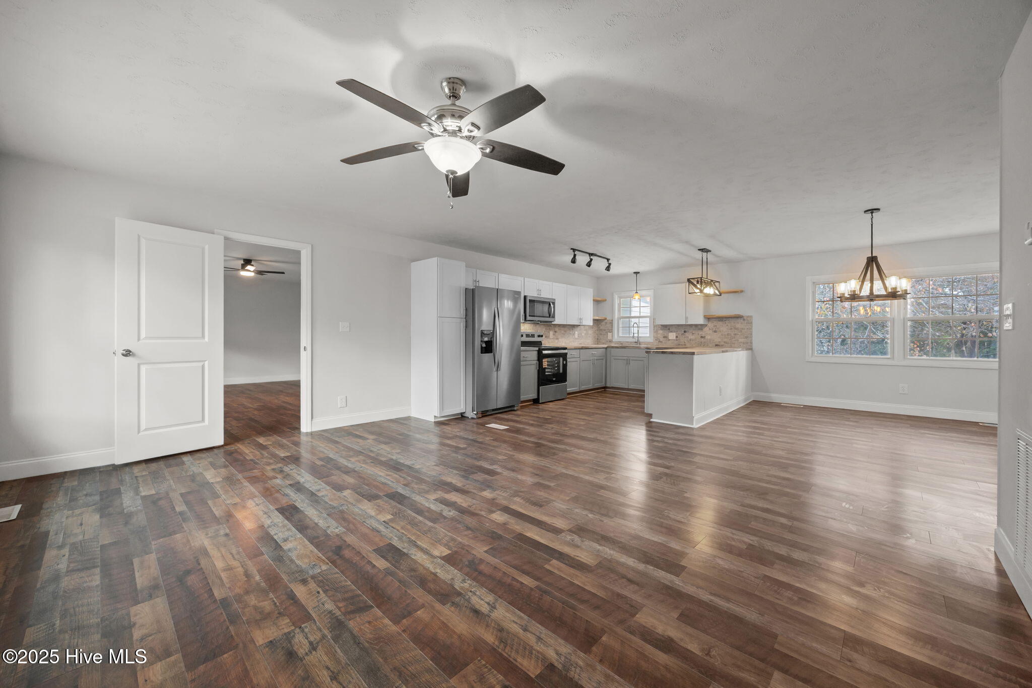 100544874 | Photo 16