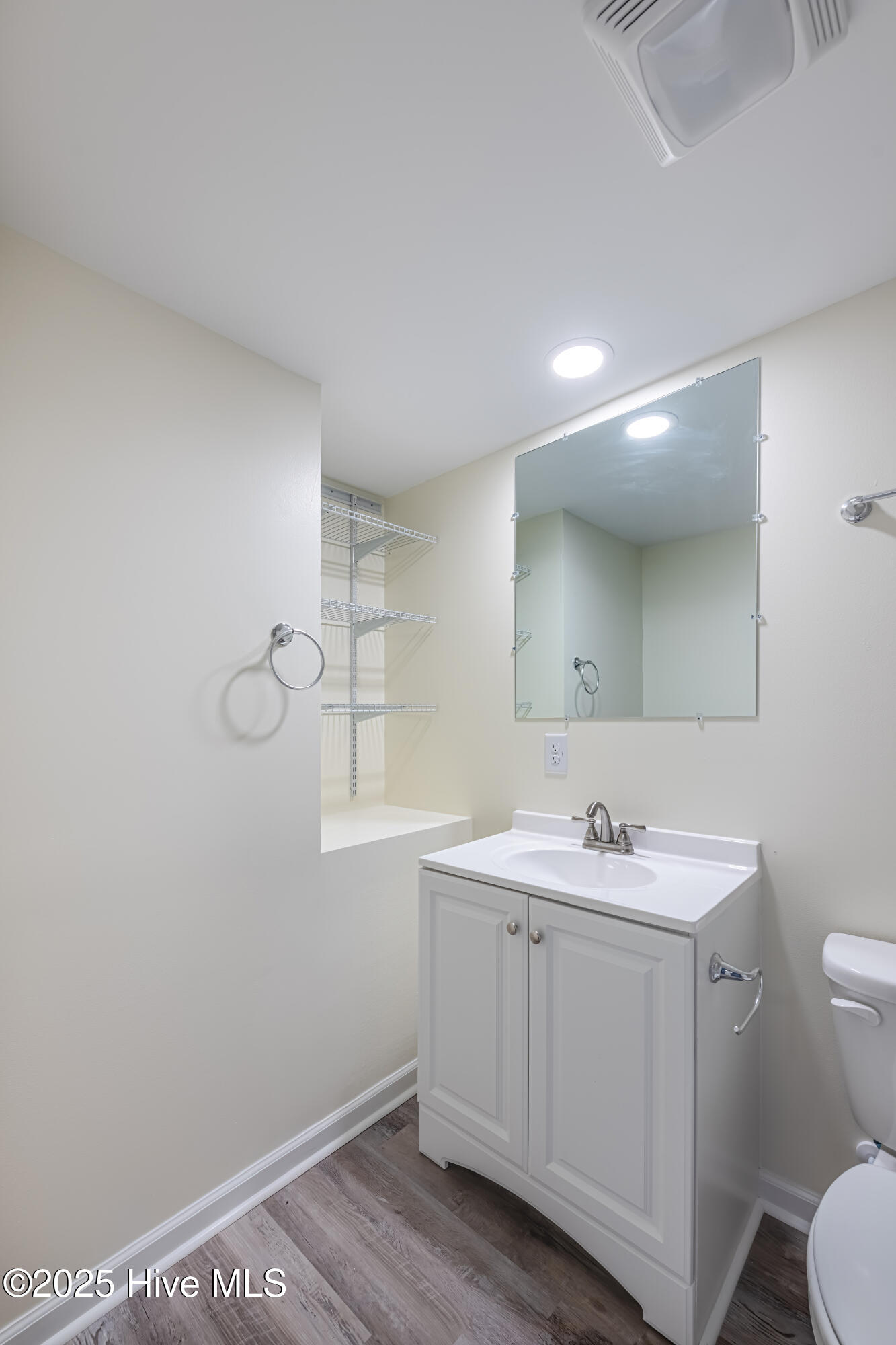 100538278 | Photo 23