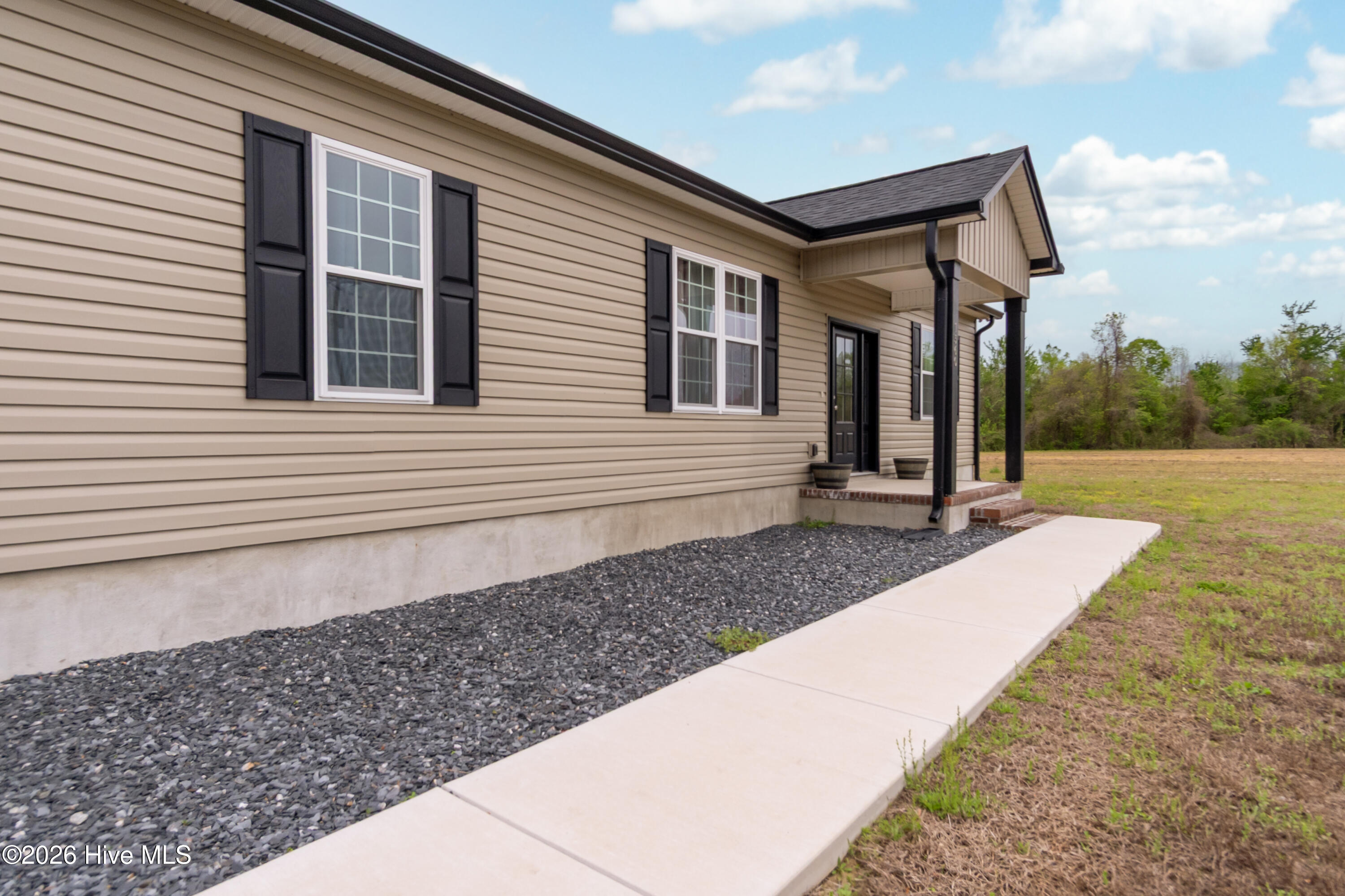 1560 White Oak River Road,Maysville