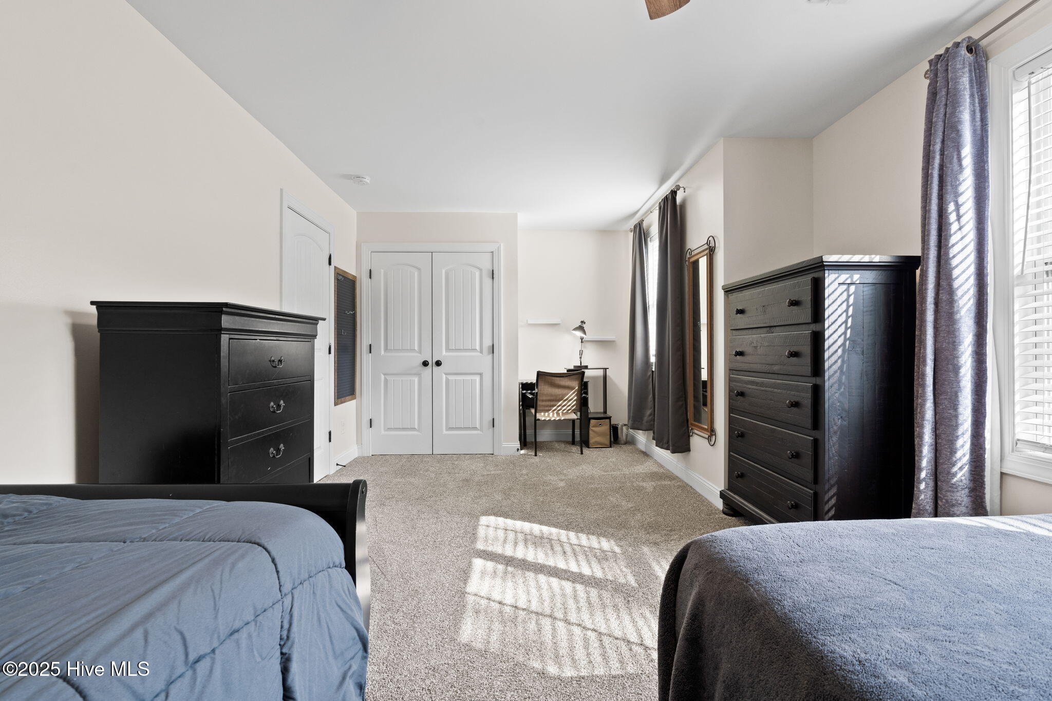 100521115 | Photo 40