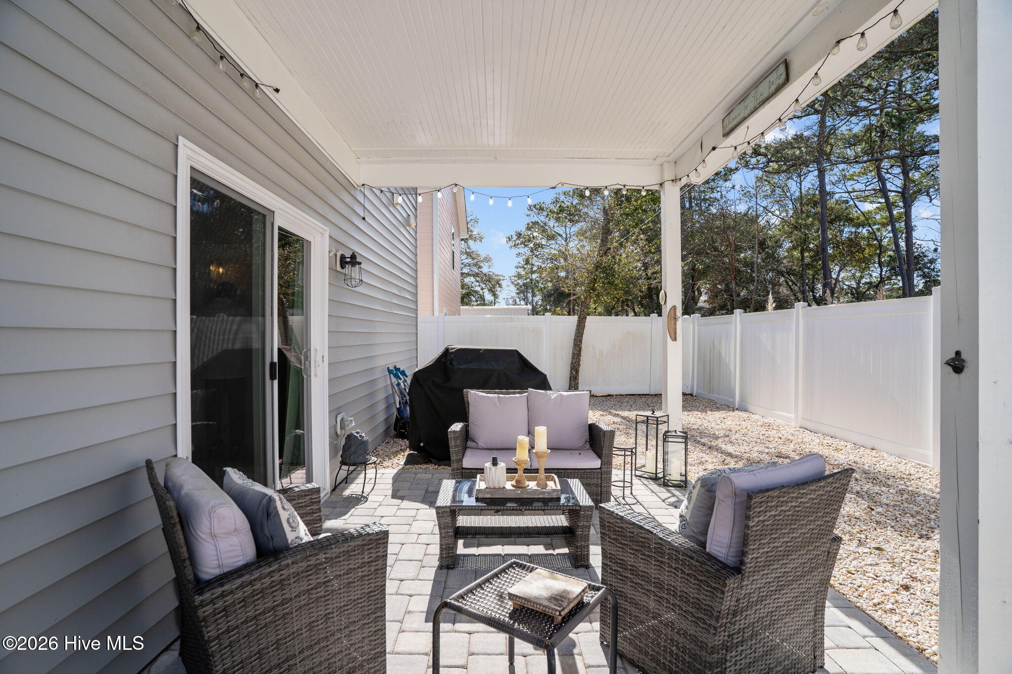 100547454 | Photo 35