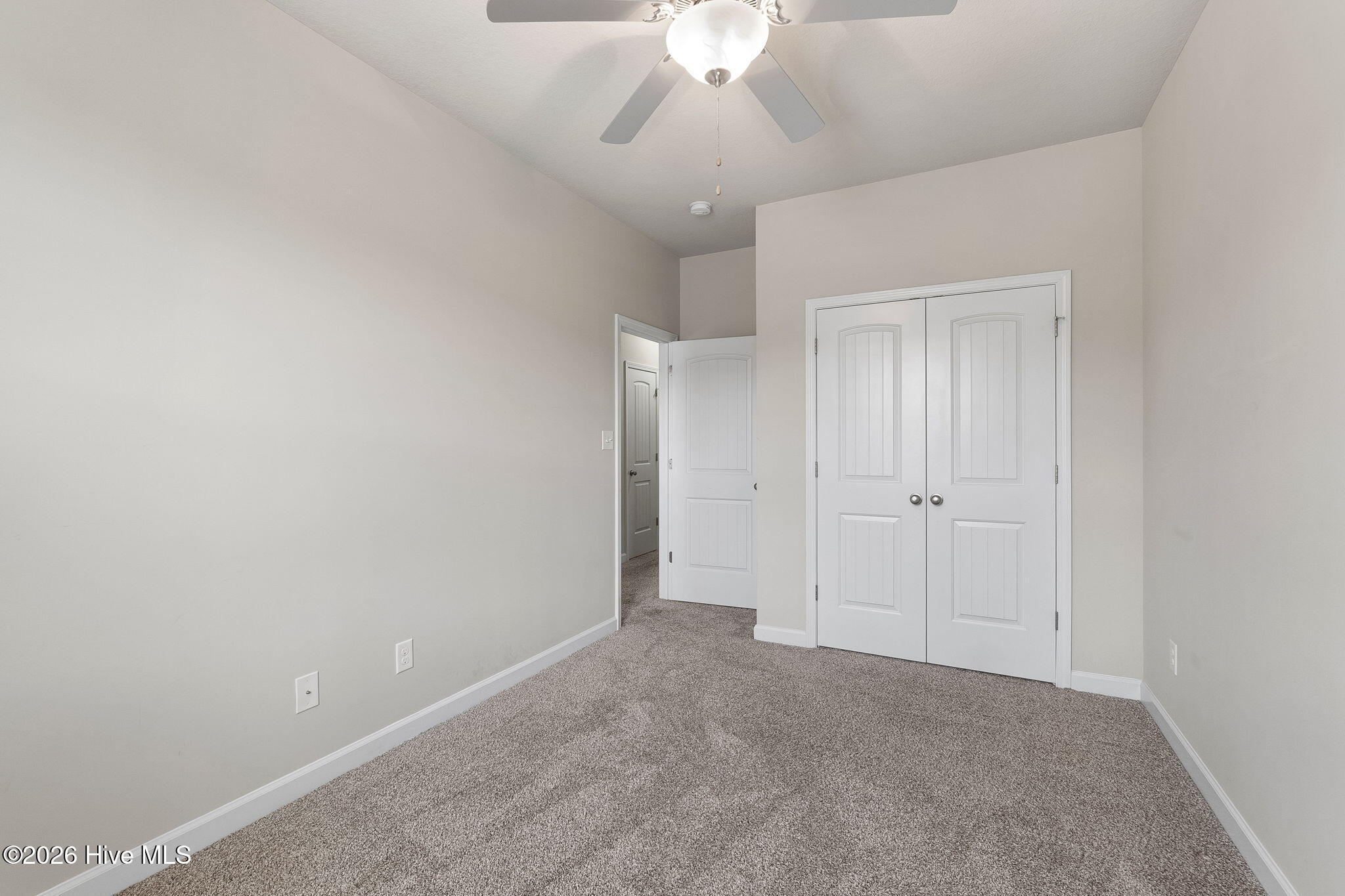 100558093 | Photo 23