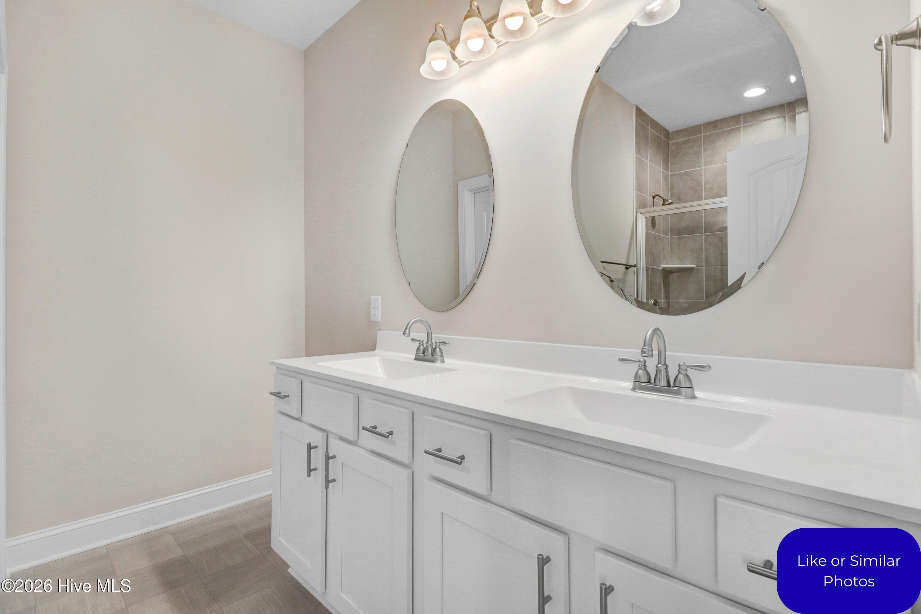 100570214 | Photo 20