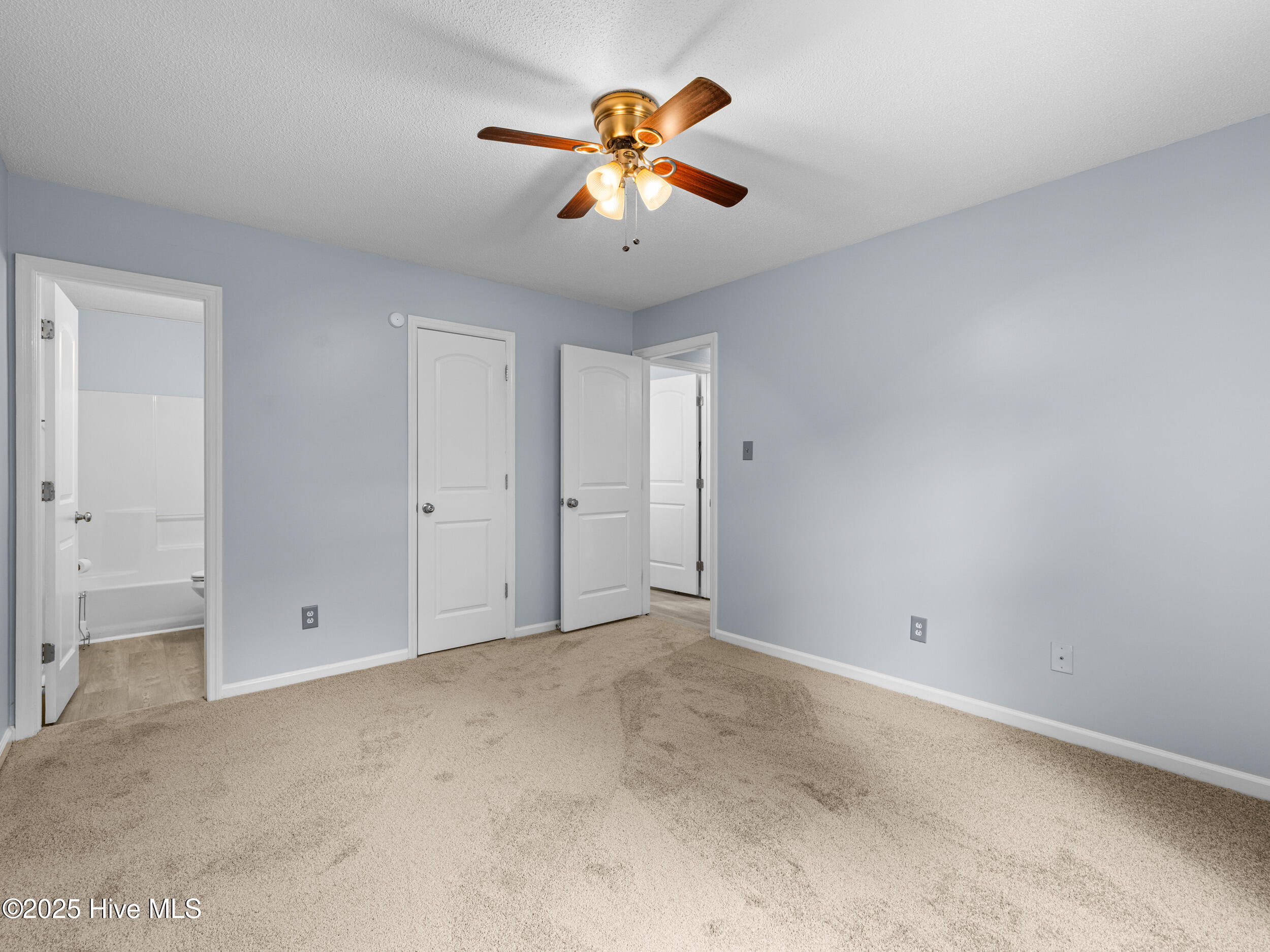 100543442 | Photo 22