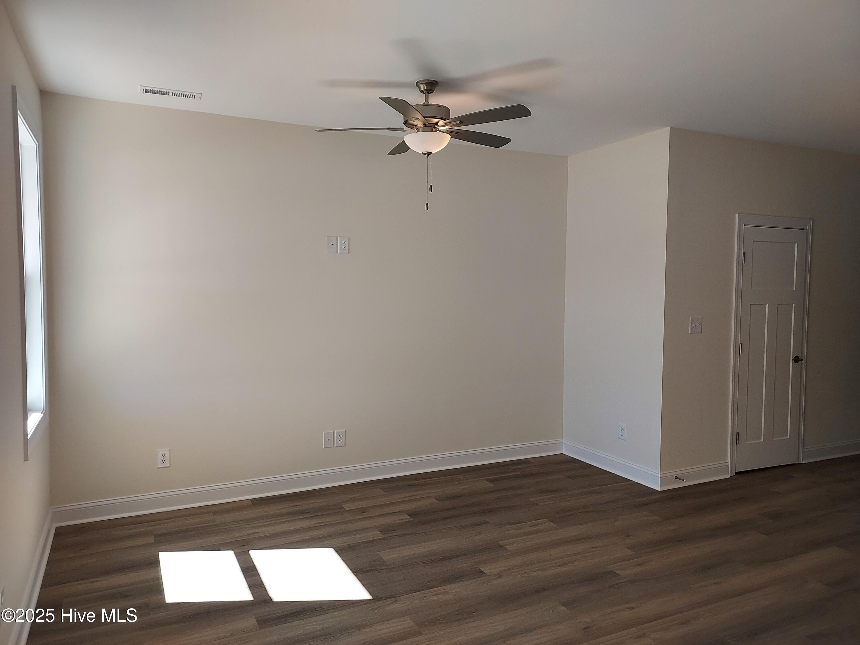 100506844 | Photo 12